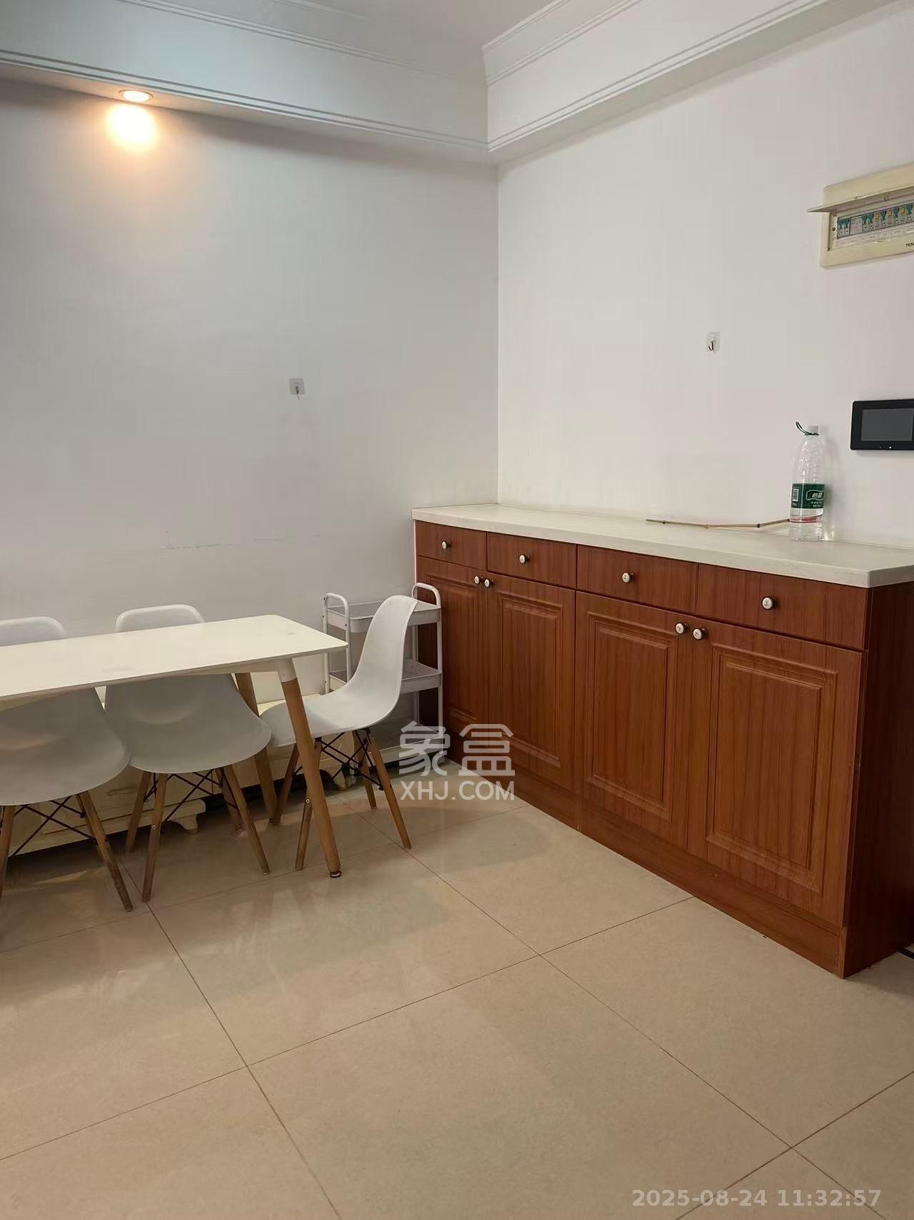 中海梅溪湖壹号  3室2厅1卫    2300.0元/月室内图