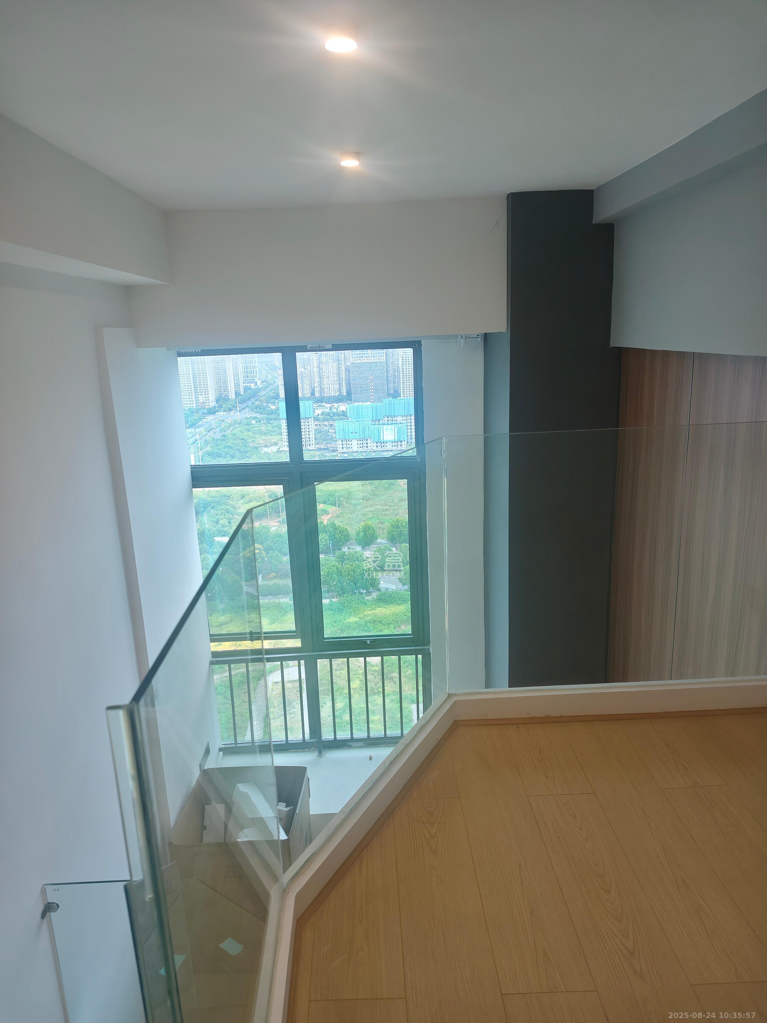 绿地商务广场  1室0厅0卫    1800.0元/月室内图