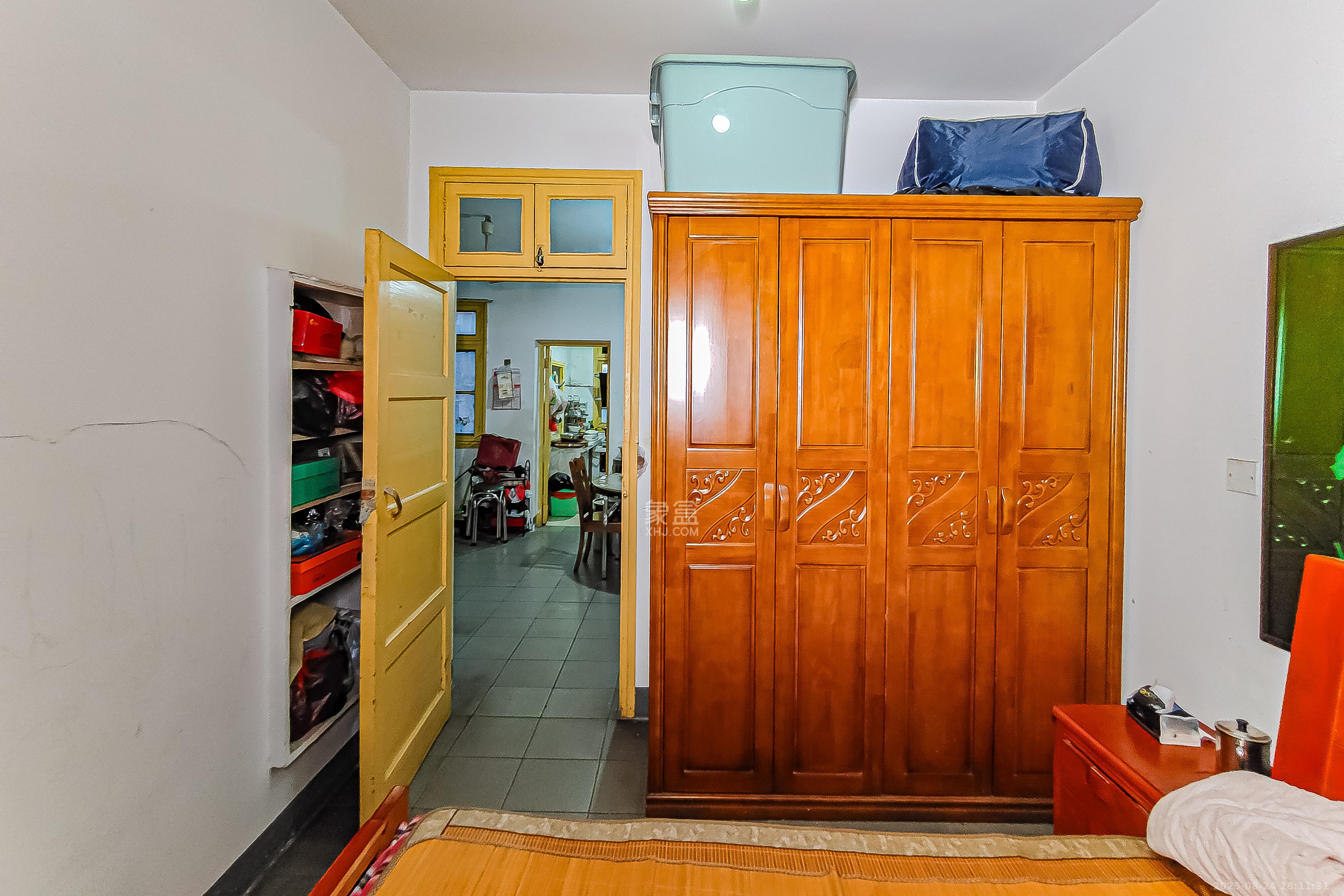 化油器厂宿舍  2室2厅1卫    43.6万 化油器厂宿舍  2室2厅1卫    43.6万卧室