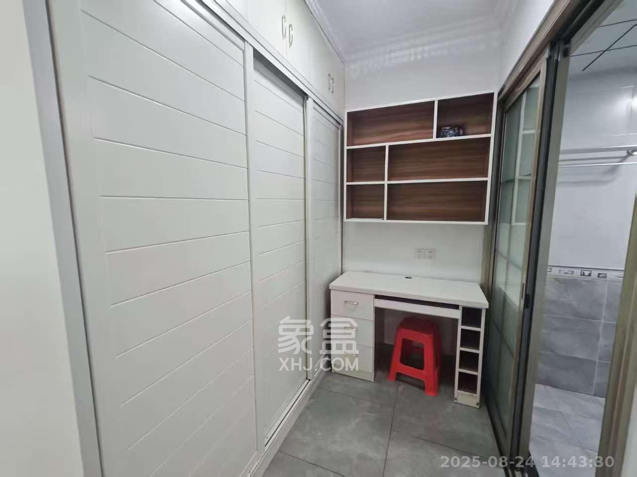 奥克斯滨仕花园(奥克斯洋湖广场/奥克斯中心)  3室2厅2卫    3500.0元/月 奥克斯滨仕花园(奥克斯洋湖广场/奥克斯中心)  3室2厅2卫    3500.0元/月室内图