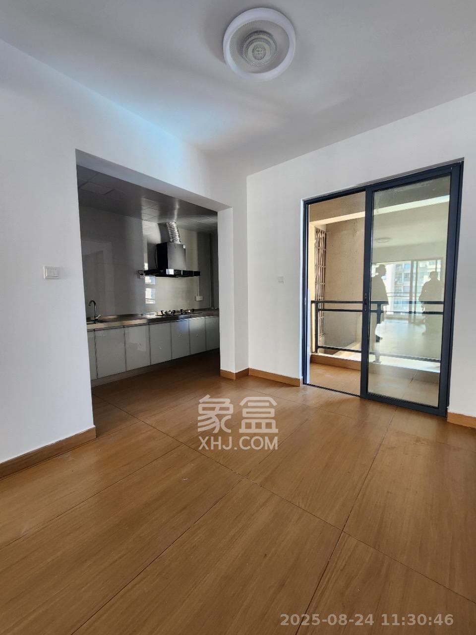 奥克斯广场  3室2厅2卫    2800.0元/月室内图