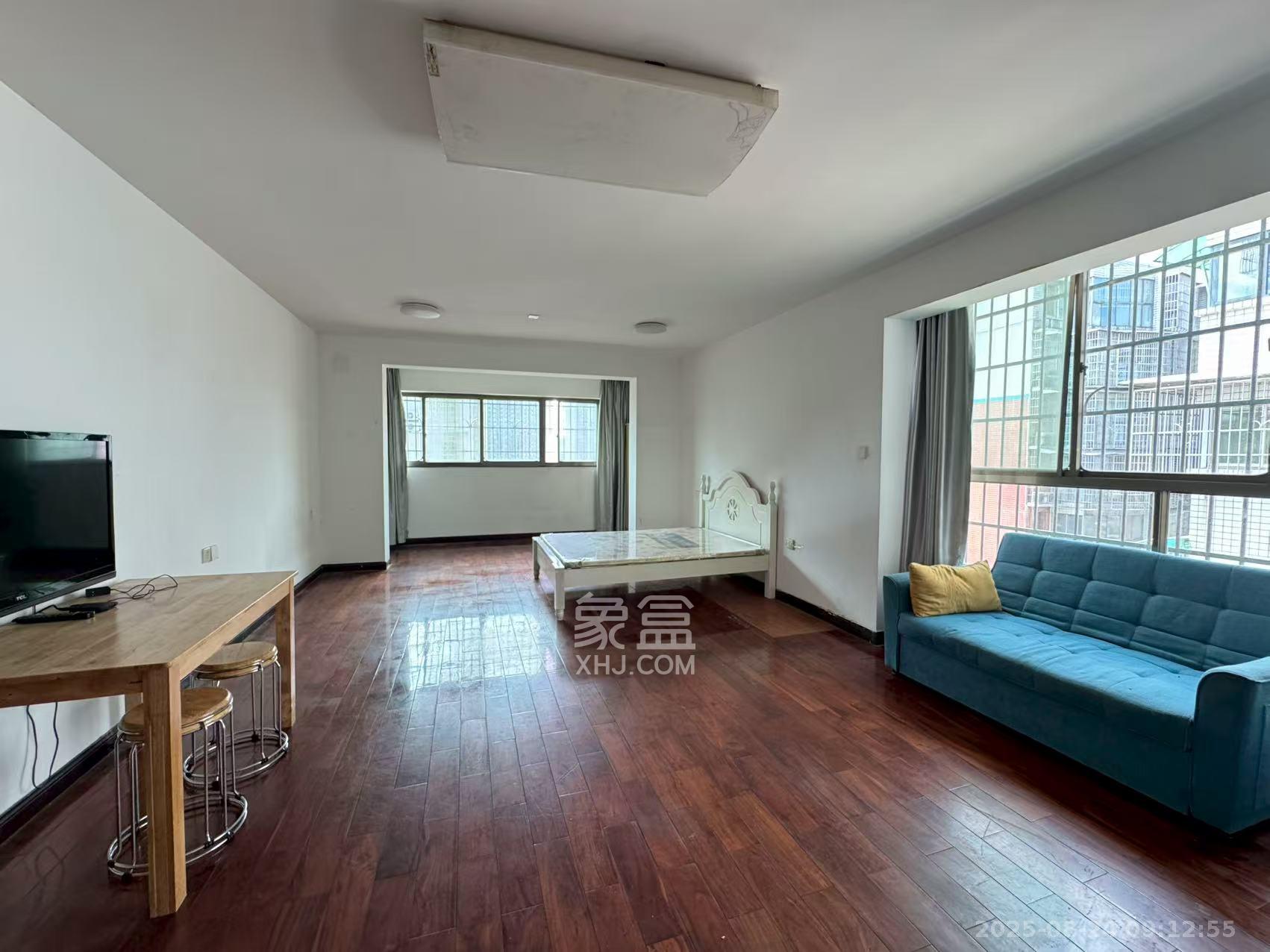 新锐湘都 1室1厅1卫 1600.0元/月 新锐湘都 1室1厅1卫 1600.0元/月室内图