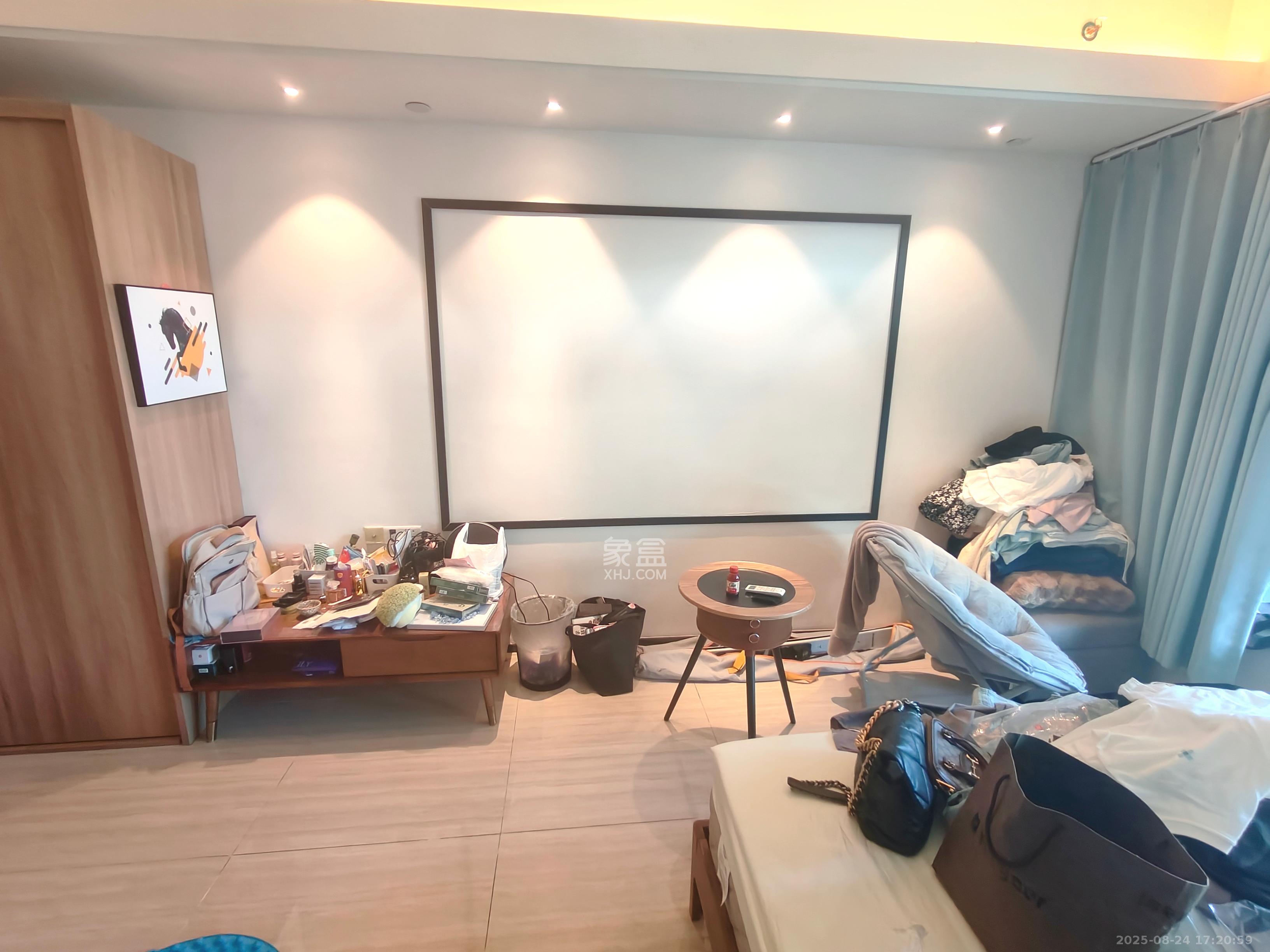 恒大国际广场  1室1厅1卫    1600.0元/月 恒大国际广场  1室1厅1卫    1600.0元/月