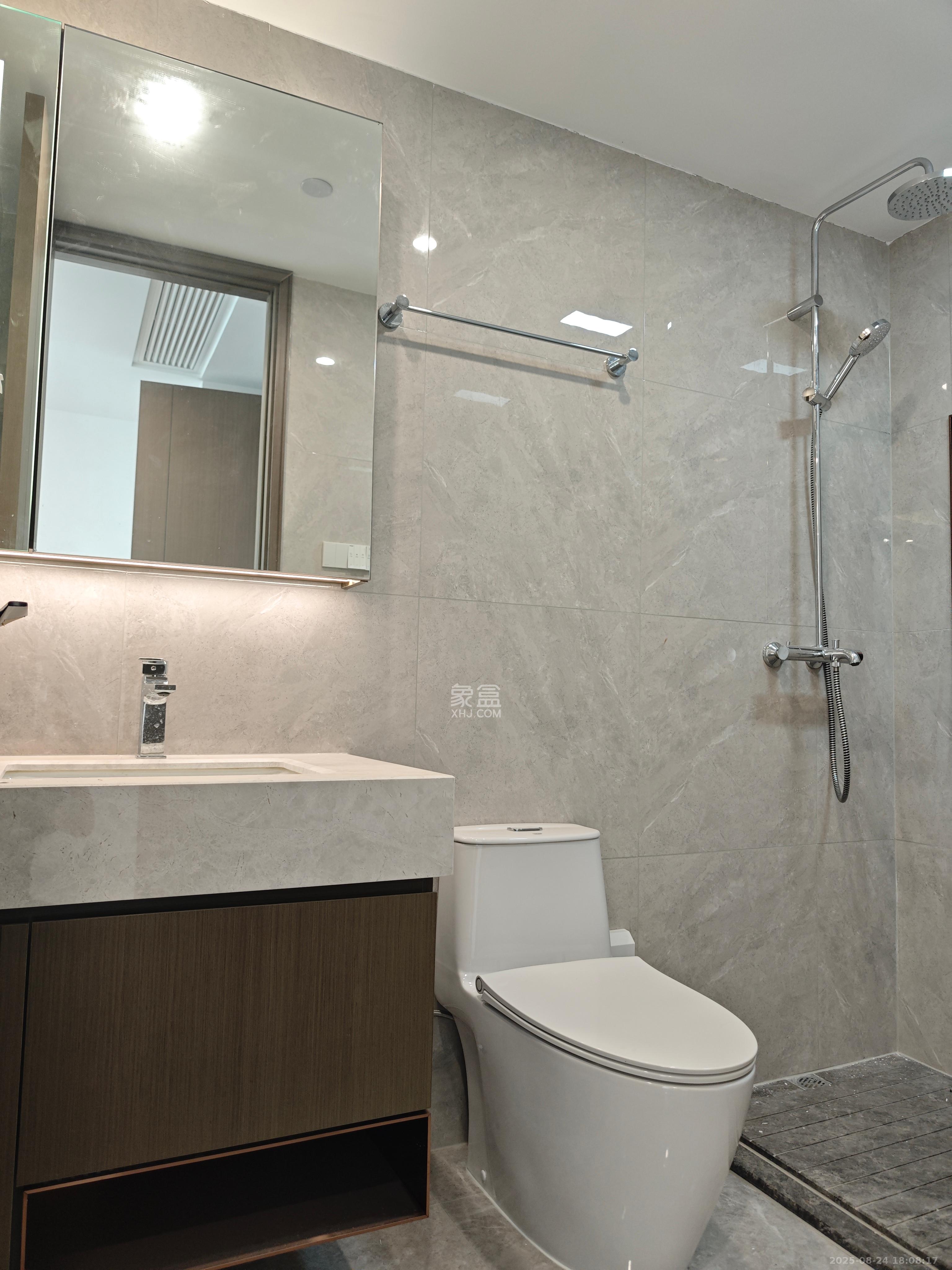 滨江府1913 4室2厅3卫 10000.0元/月 滨江府1913 4室2厅3卫 10000.0元/月室内图