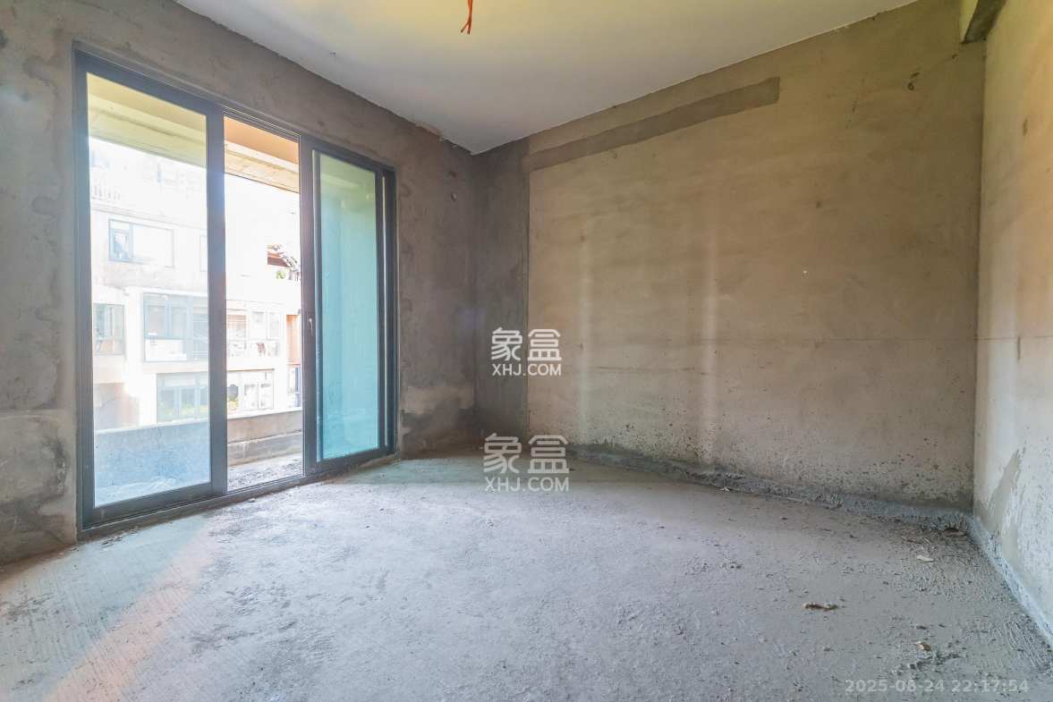 海伦春天 8室3厅5卫 258.0万 海伦春天 8室3厅5卫 258.0万卧室