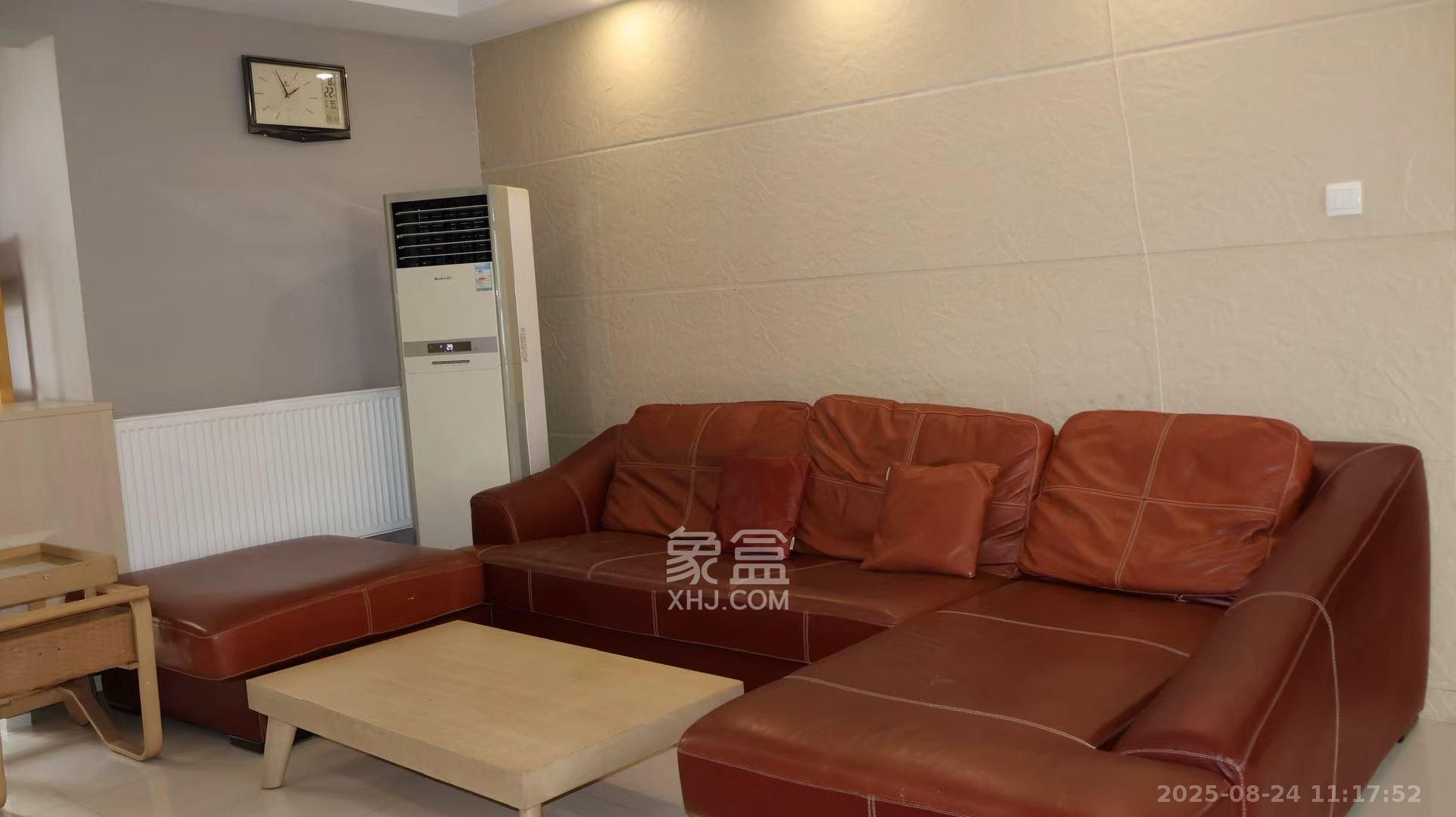 三万英尺  4室2厅2卫    5000.0元/月室内图