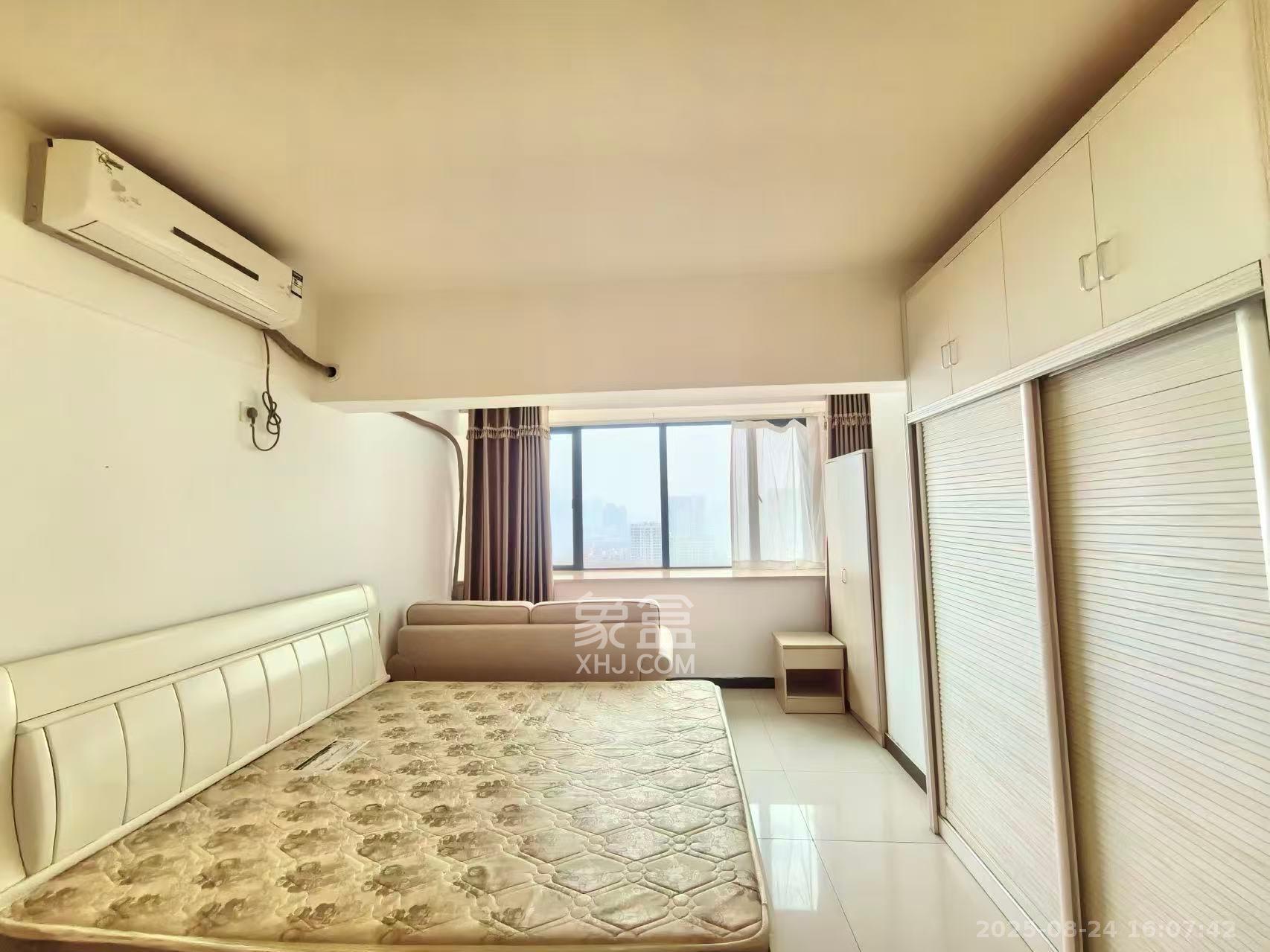 观园国际公寓  1室1厅1卫    1600.0元/月室内图