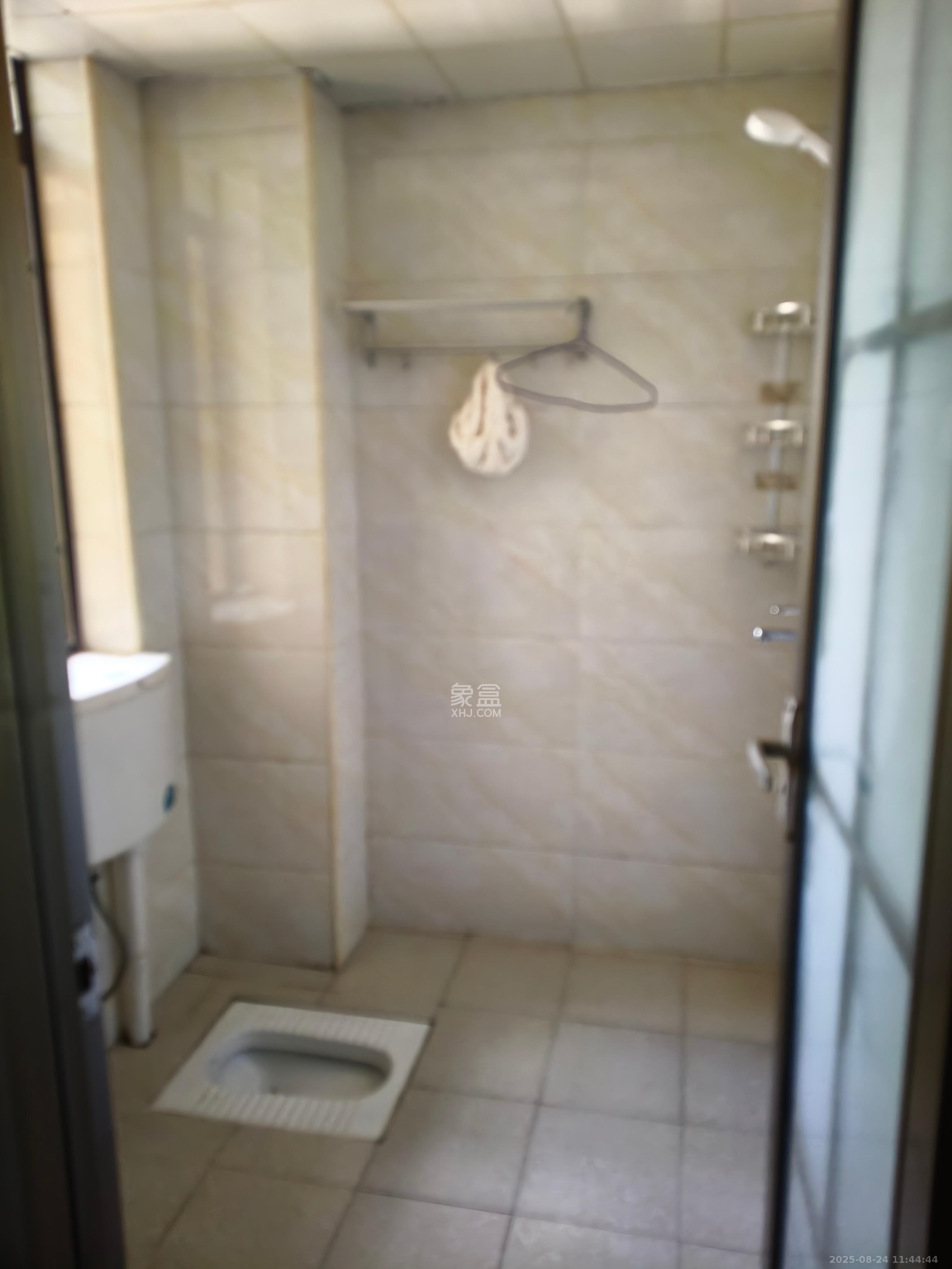 荷韵园 2室1厅1卫 1600.0元/月 荷韵园 2室1厅1卫 1600.0元/月室内图