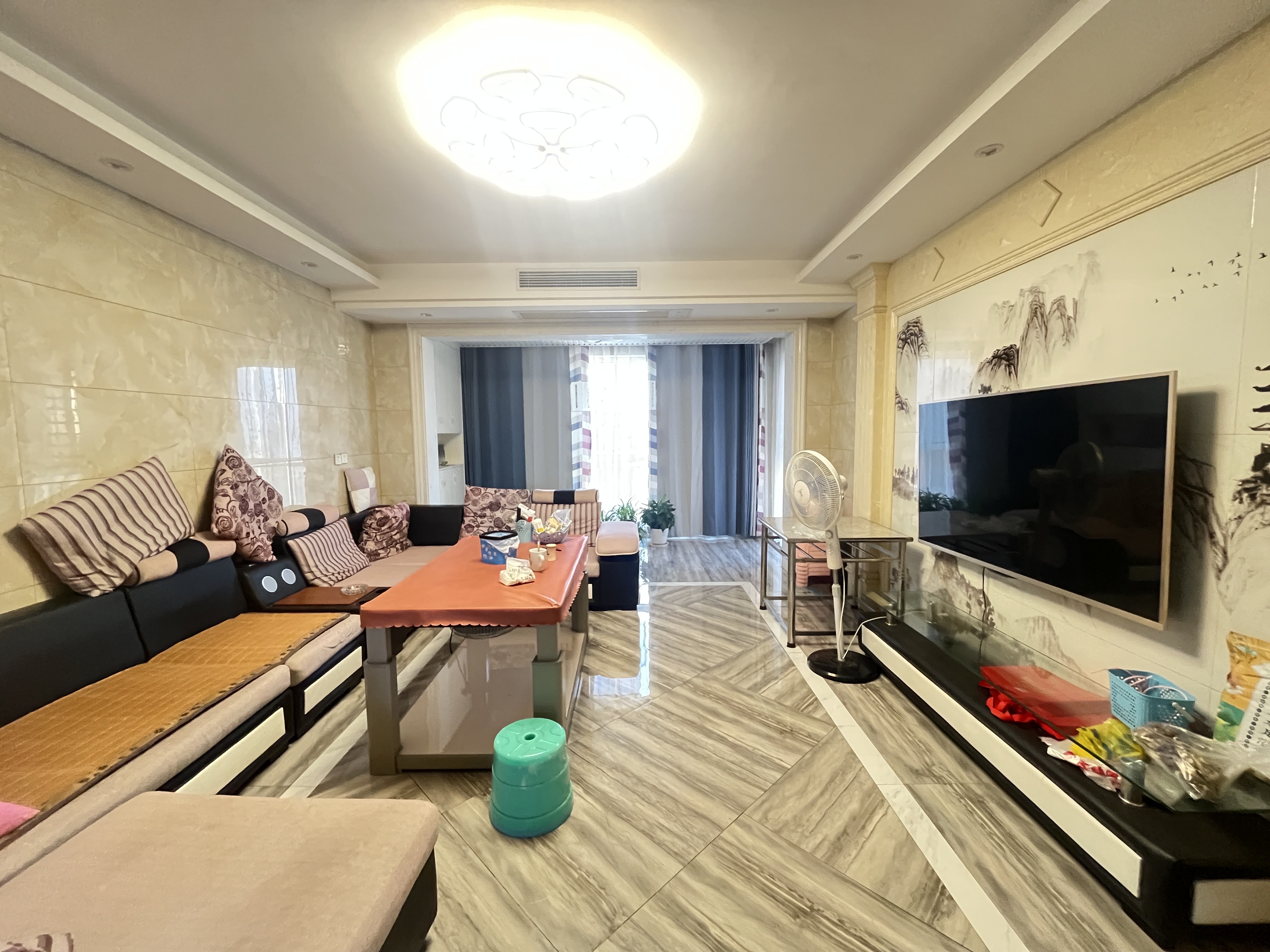 金益紫檀 4室2厅2卫 80.8万 金益紫檀 4室2厅2卫 80.8万客厅