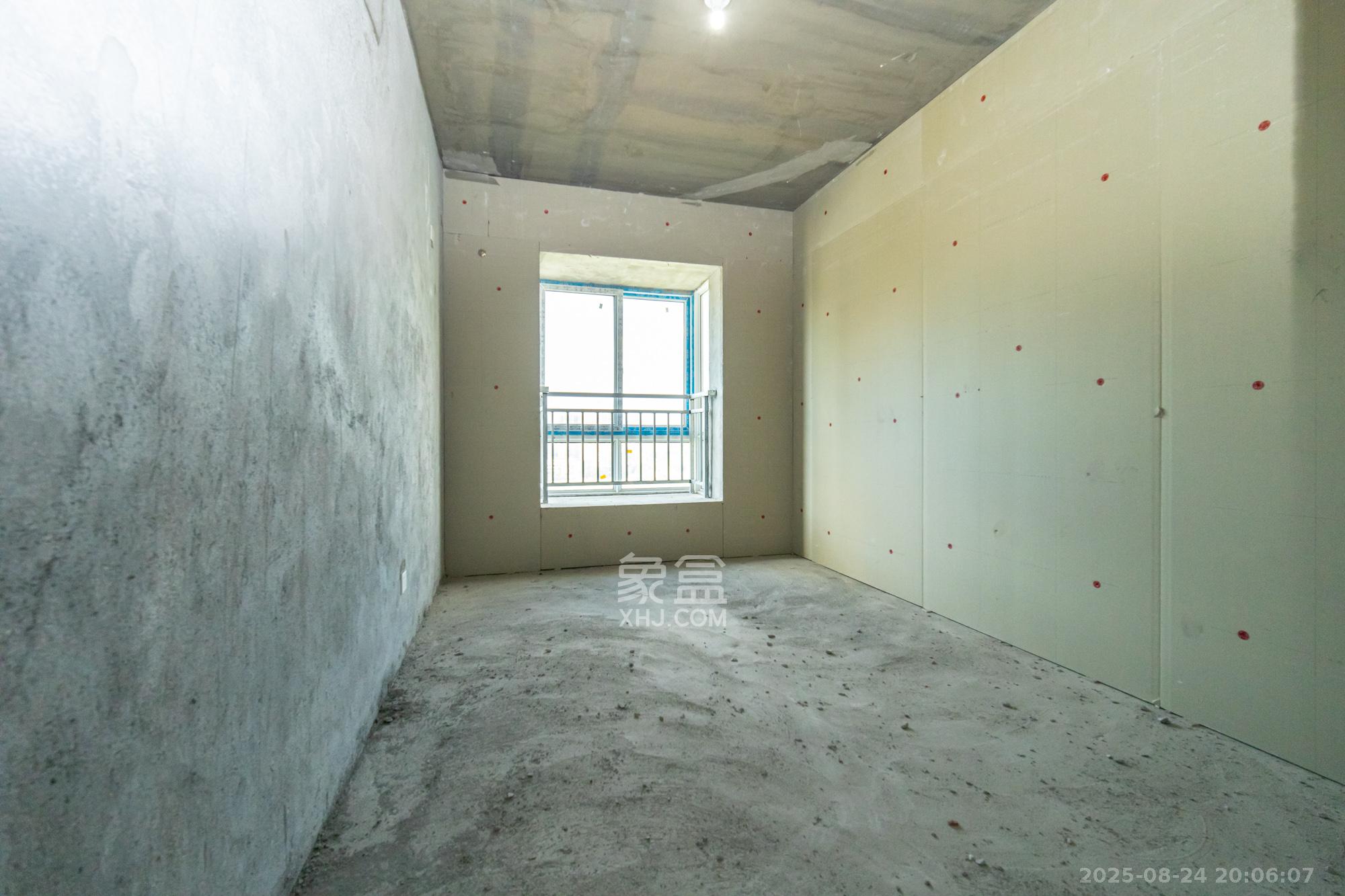 楚天世纪城西苑  3室2厅2卫    93.8万卧室