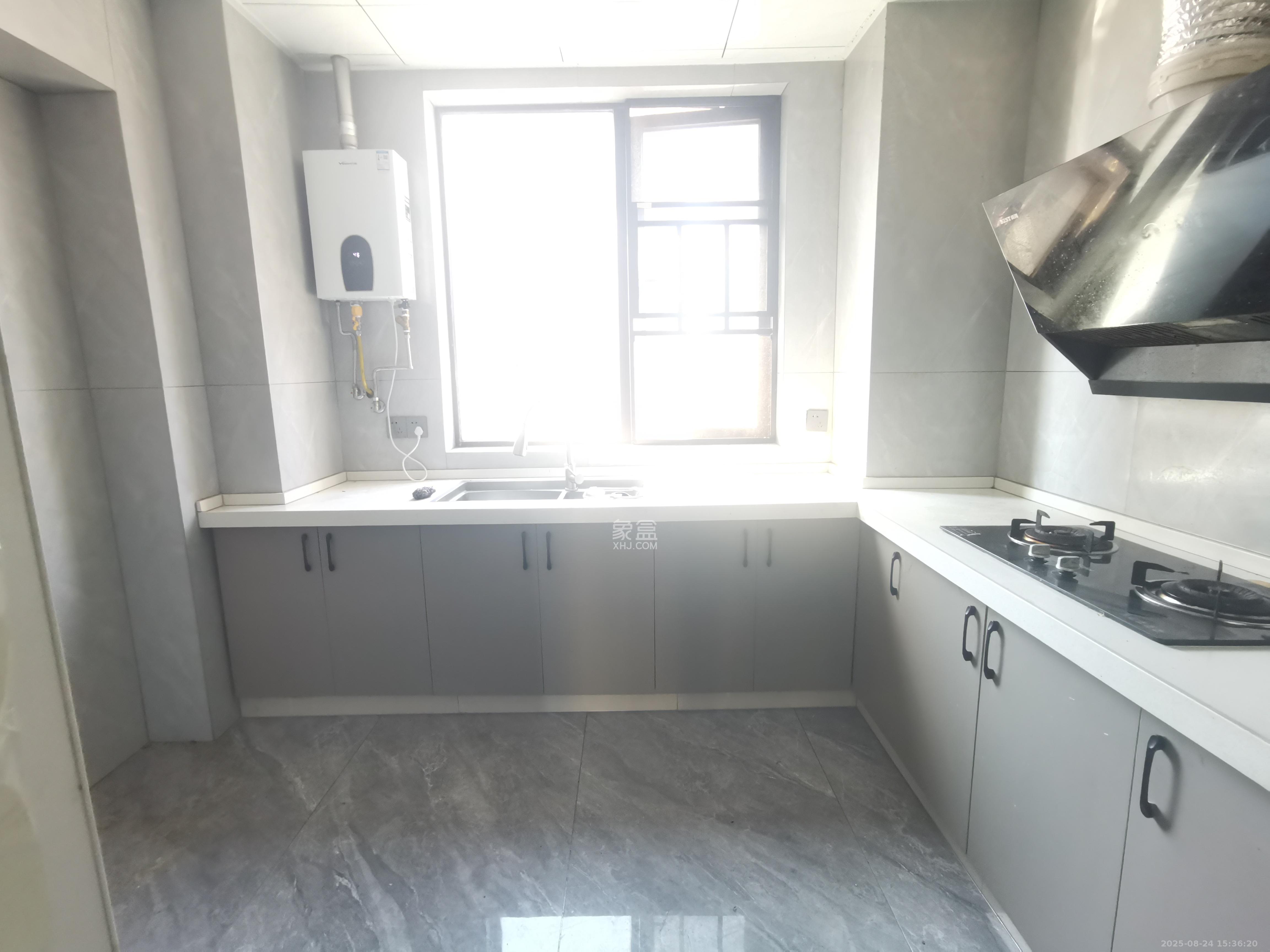 保利西海岸A区 4室2厅2卫 4200.0元/月 保利西海岸A区 4室2厅2卫 4200.0元/月室内图