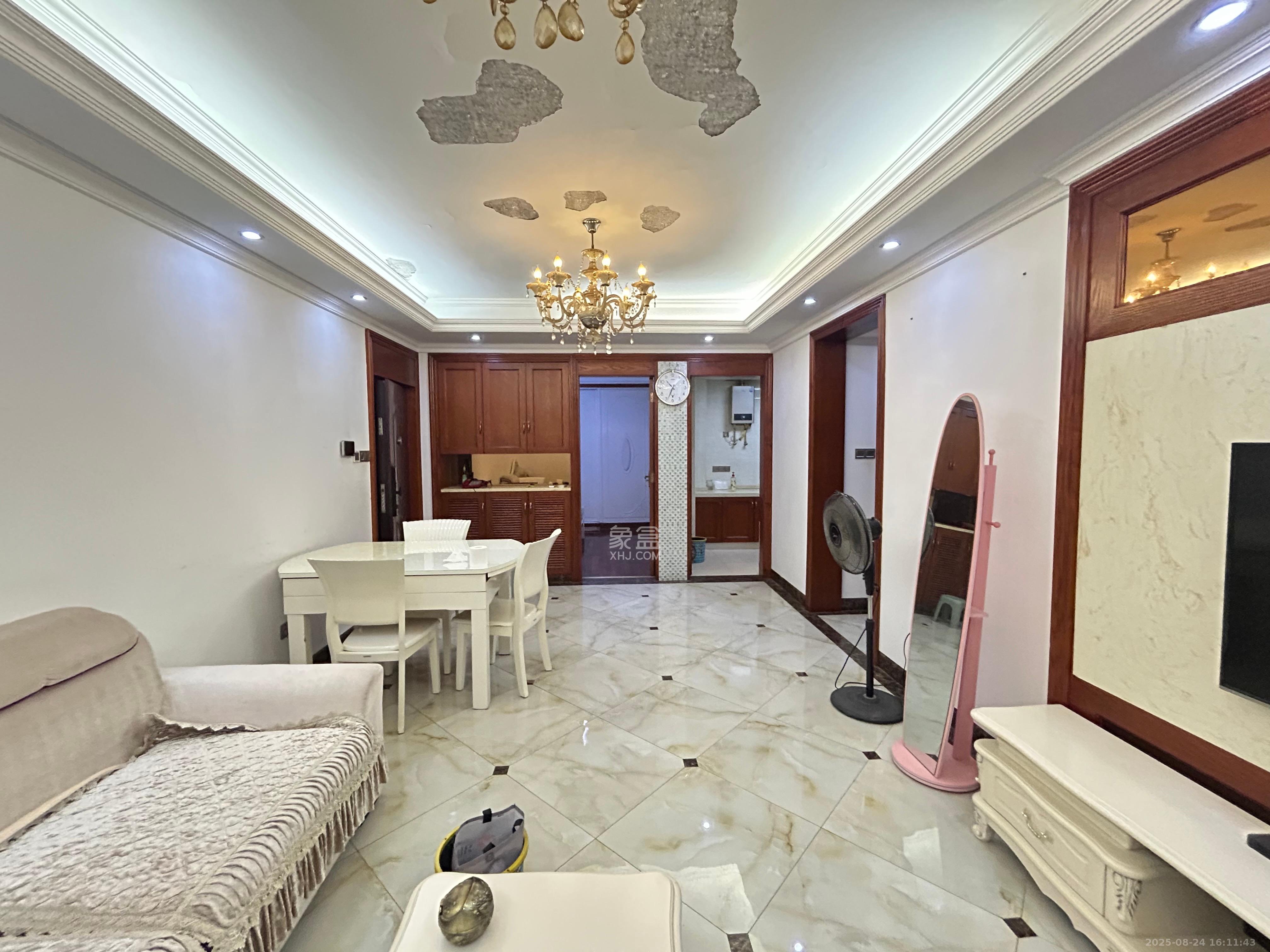 怡海星城  1室2厅1卫    1600.0元/月室内图