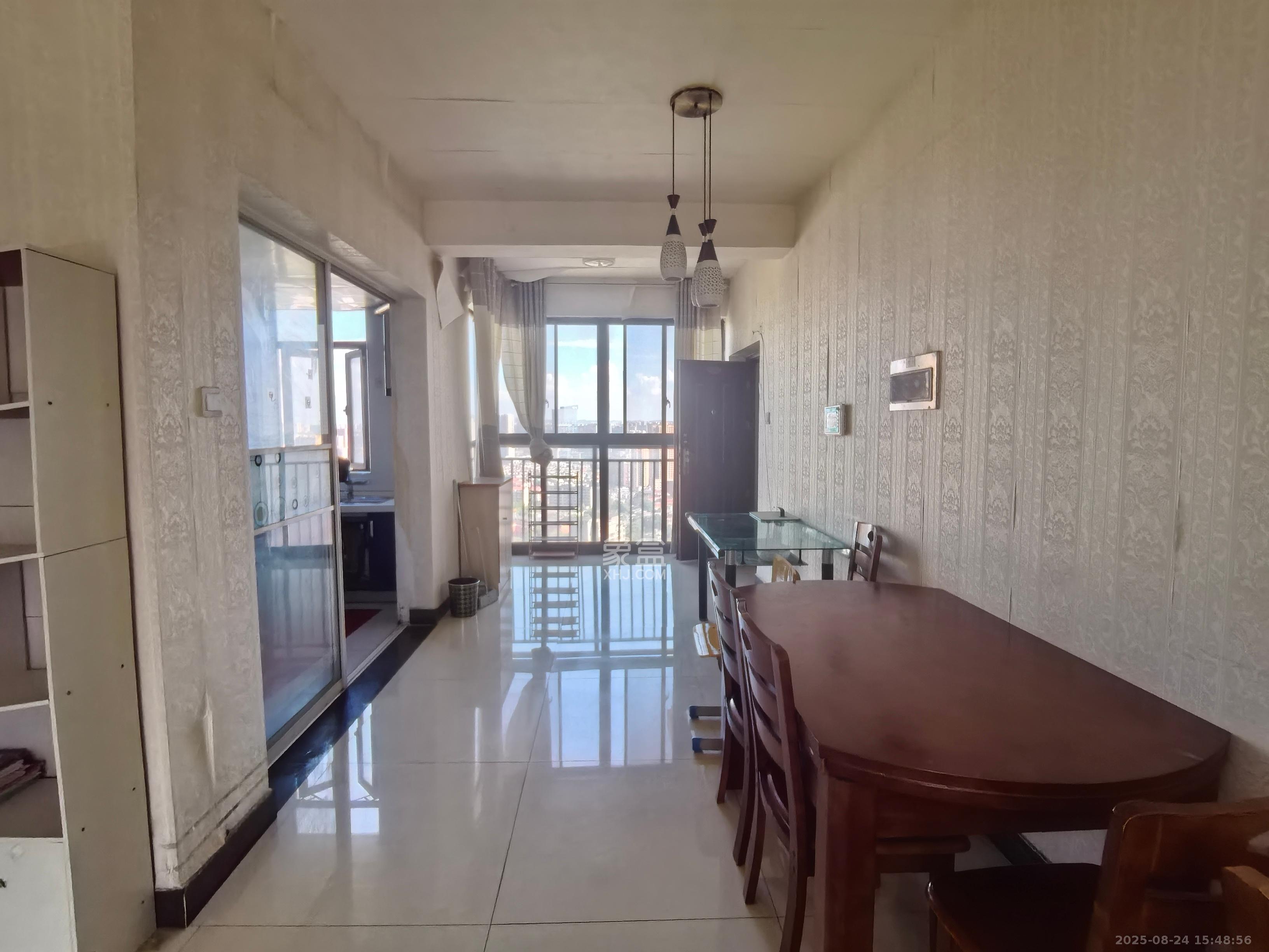 金领家族  2室2厅1卫    1700.0元/月室内图