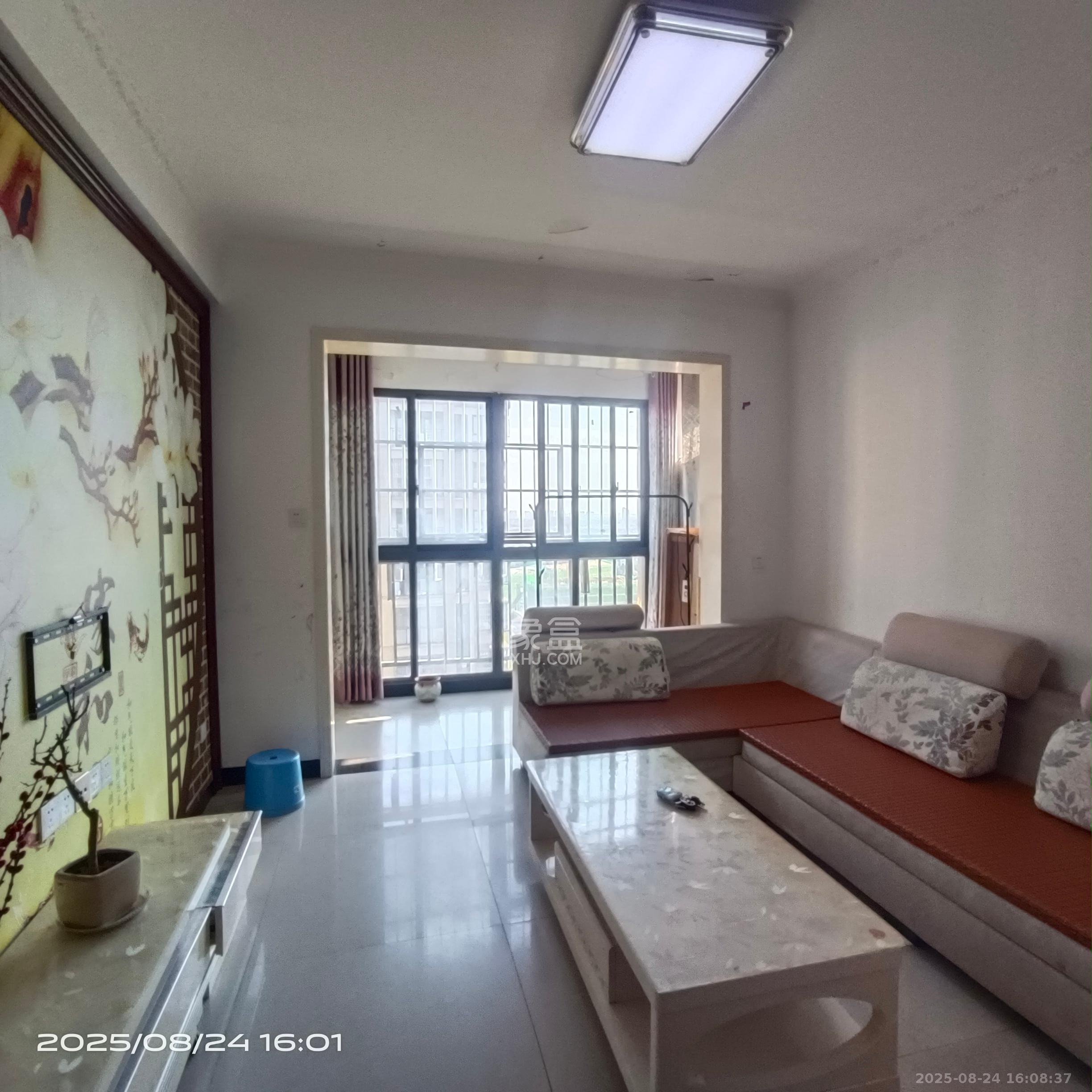 鑫天格林香山  2室2厅1卫    1300.0元/月 鑫天格林香山  2室2厅1卫    1300.0元/月