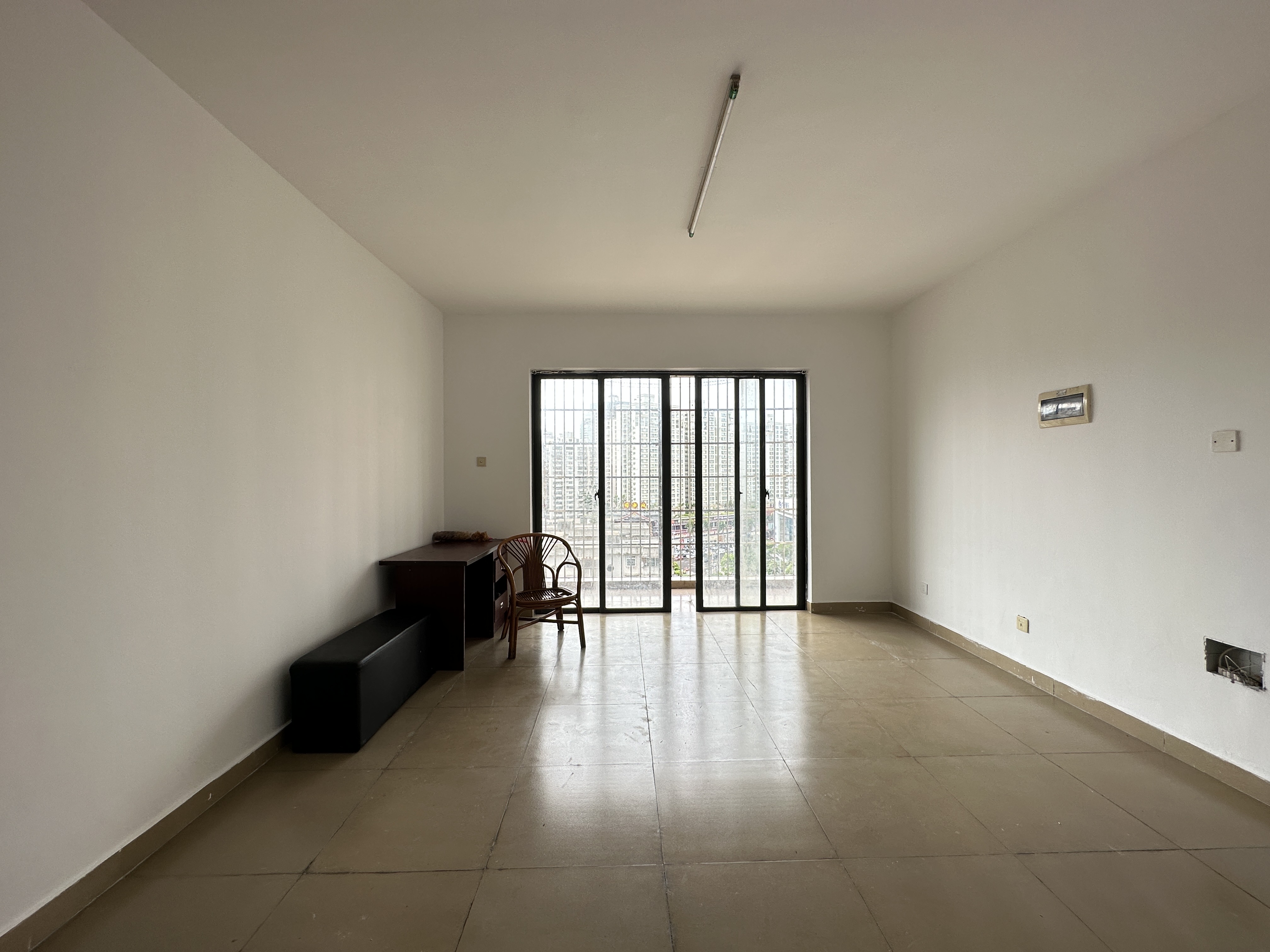 金海广场 3室2厅2卫 3200.0元/月 金海广场 3室2厅2卫 3200.0元/月室内图