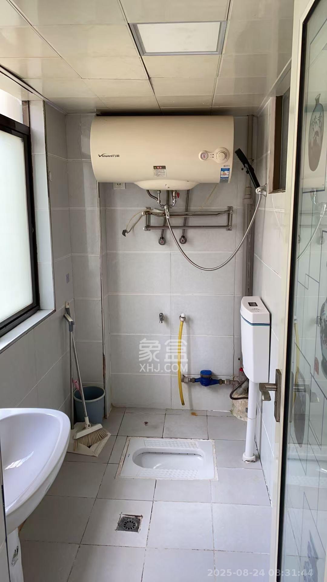 龙塘安置区(龙塘小区)  2室2厅1卫    1300.0元/月 龙塘安置区(龙塘小区)  2室2厅1卫    1300.0元/月室内图