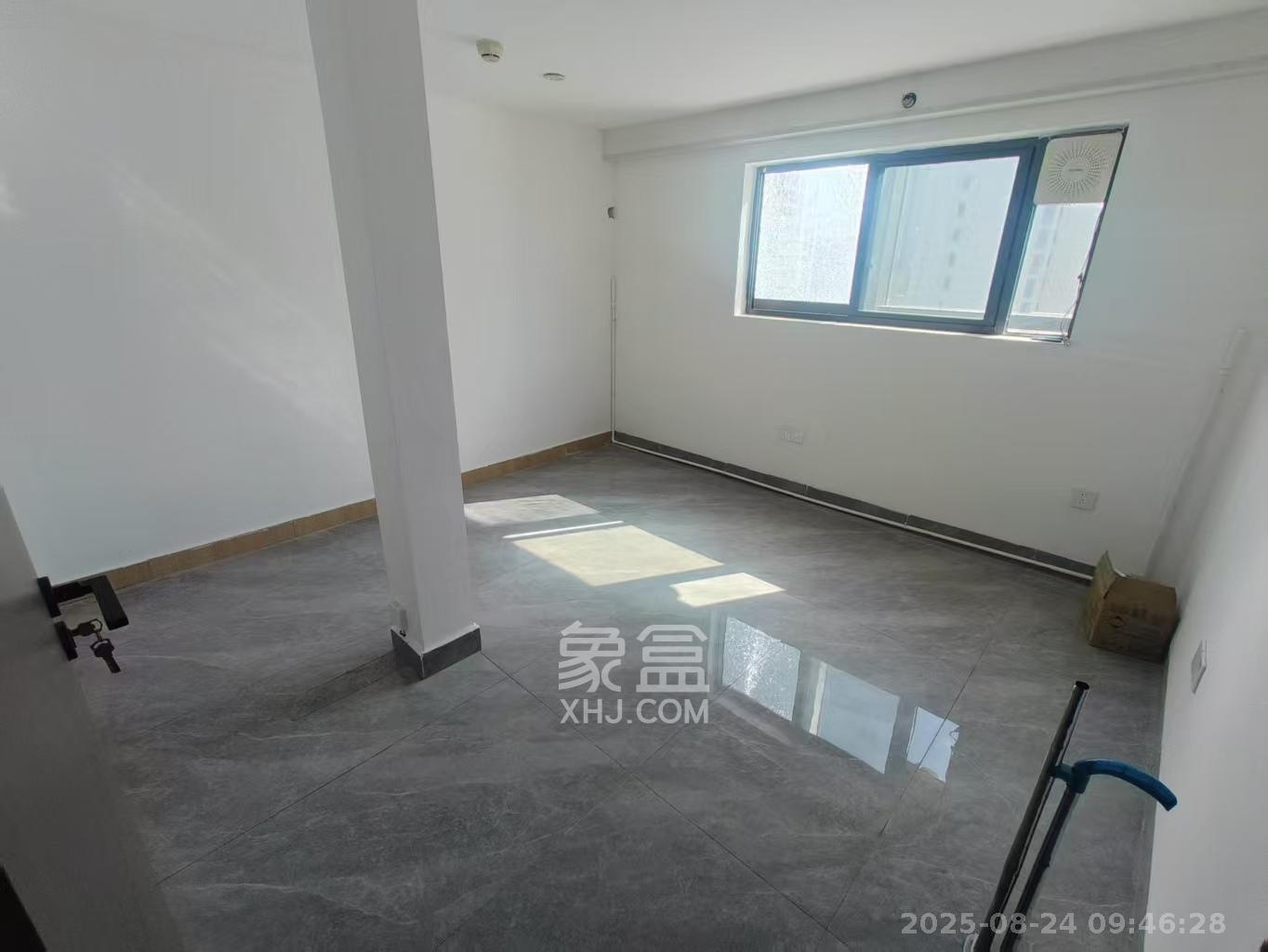 润和国际广场  1室1厅1卫    2500.0元/月 润和国际广场  1室1厅1卫    2500.0元/月室内图1