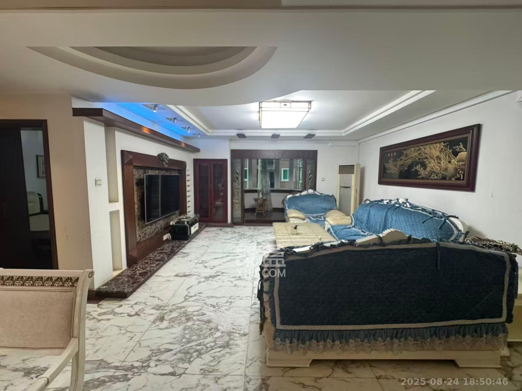 新华联家园  4室2厅2卫    4200.0元/月 新华联家园  4室2厅2卫    4200.0元/月