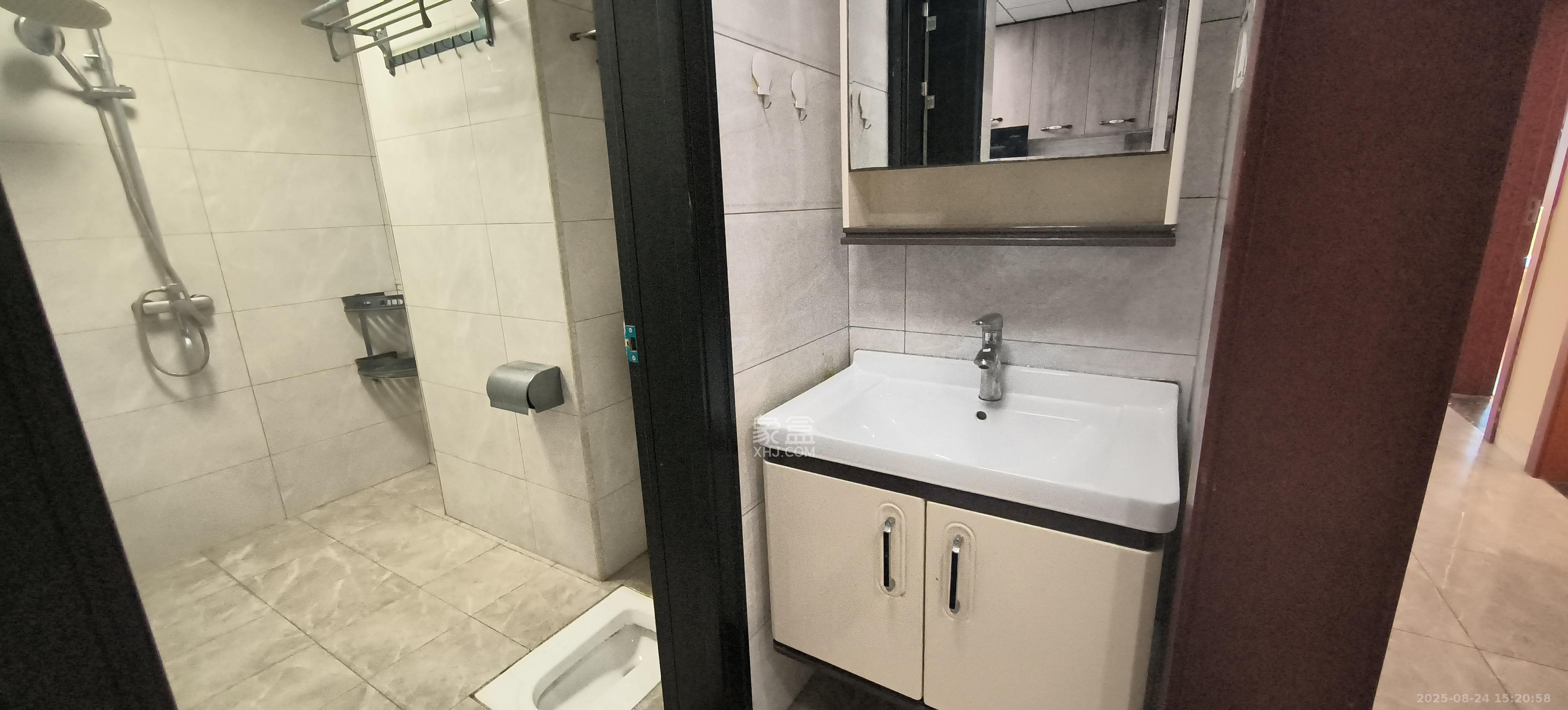 中国铁建梅溪青秀二期 3室2厅2卫 2600.0元/月 中国铁建梅溪青秀二期 3室2厅2卫 2600.0元/月室内图