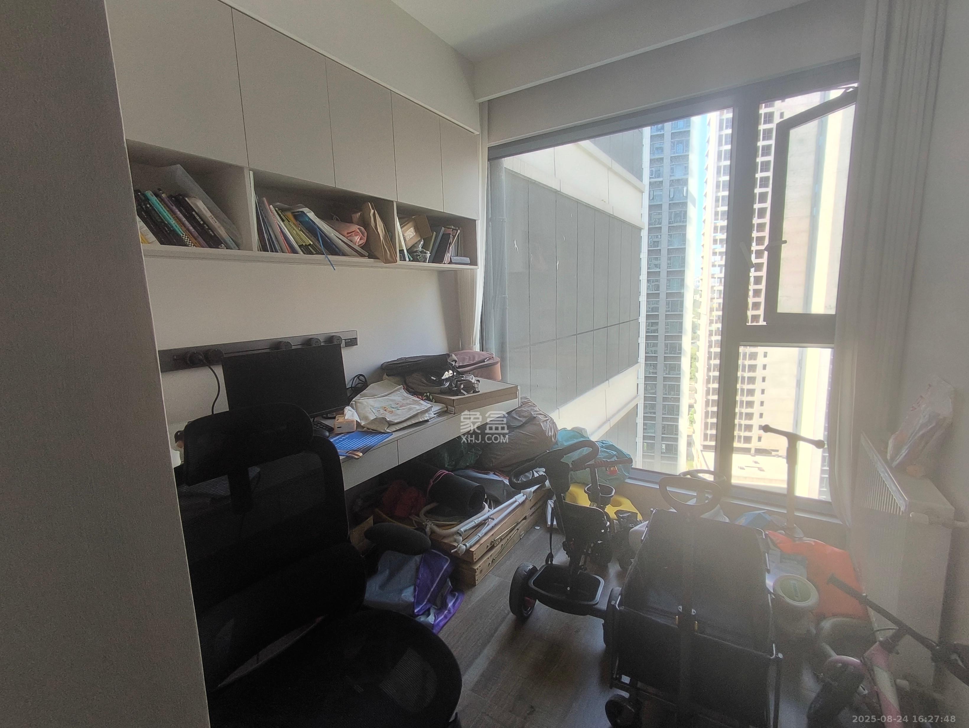 绿地V岛 4室1厅2卫 6000.0元/月 绿地V岛 4室1厅2卫 6000.0元/月室内图