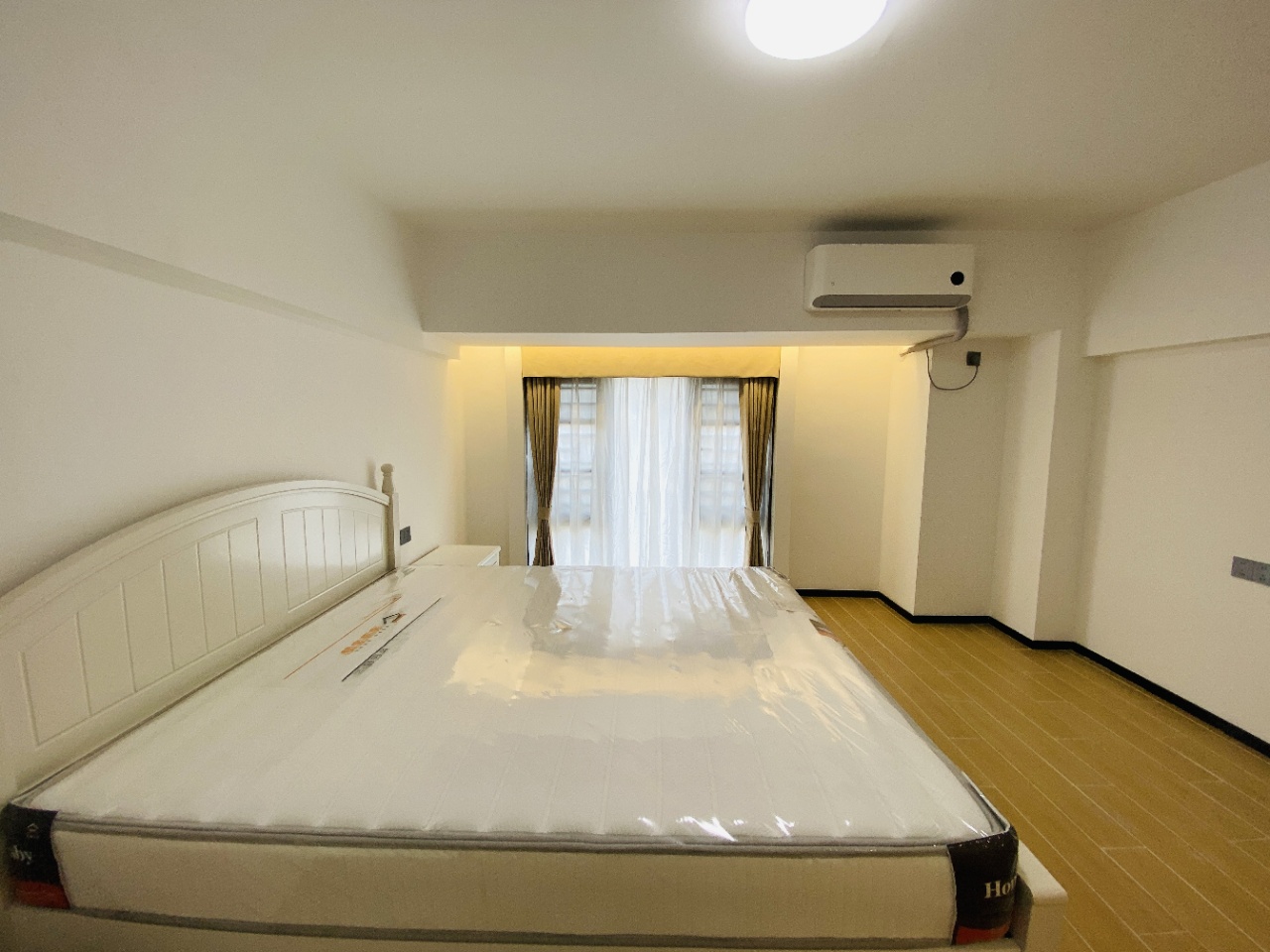 海航豪庭南苑  1室1厅2卫   3500.00元/月室内图