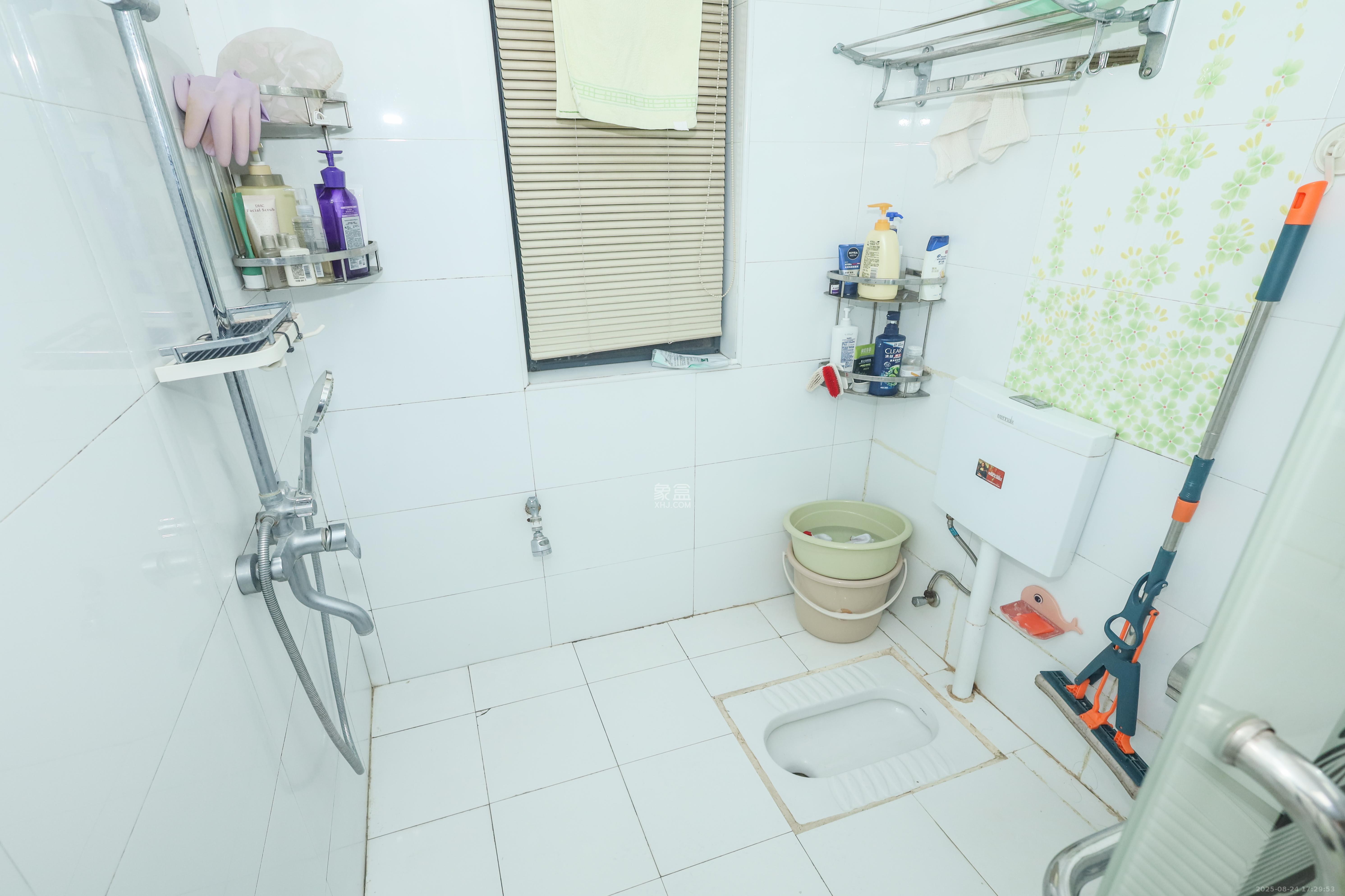 中国铁建梅溪青秀一期 3室2厅1卫 106.0万 中国铁建梅溪青秀一期 3室2厅1卫 106.0万卫生间