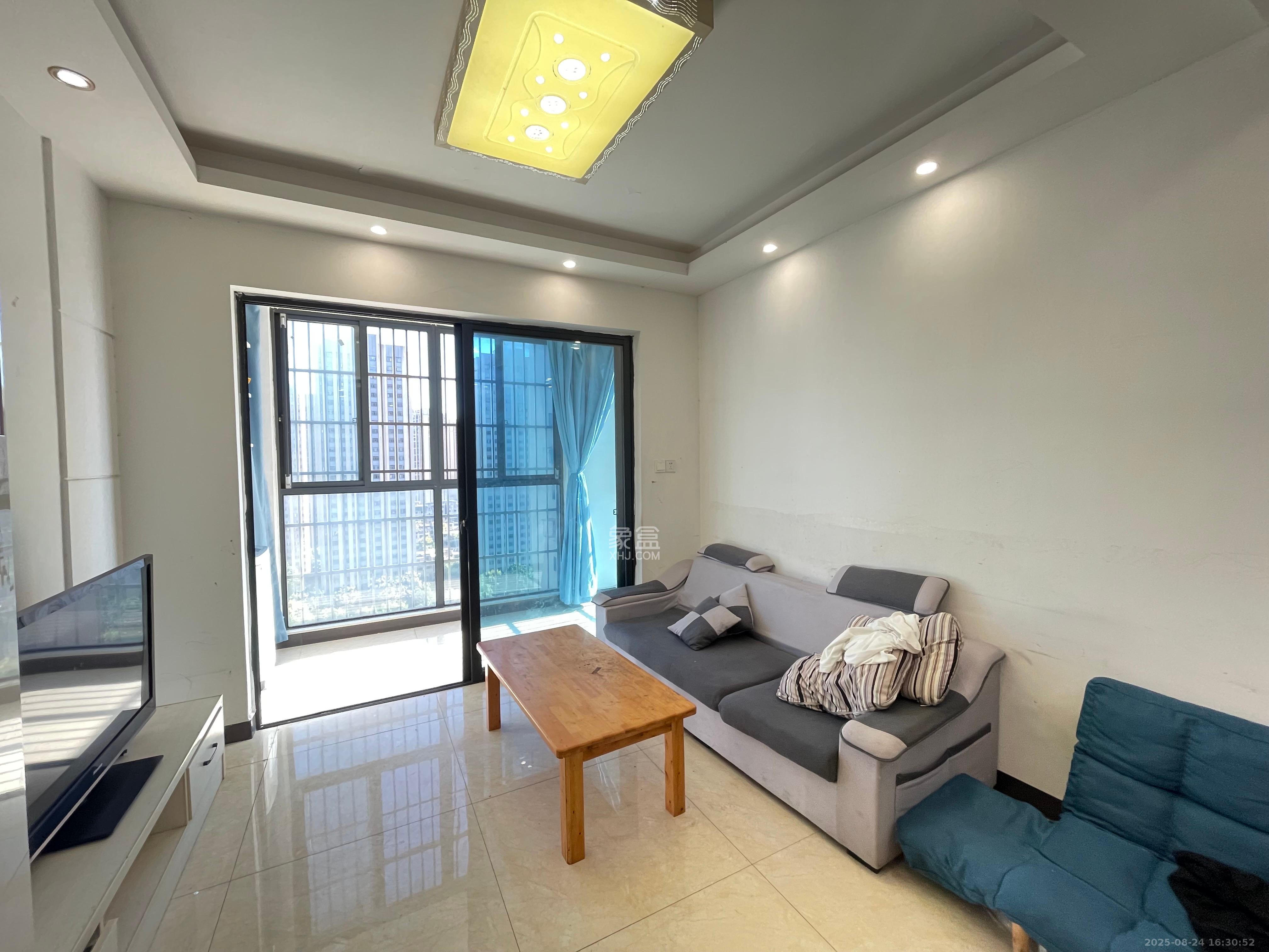 紫御江山  2室1厅1卫    1800.0元/月室内图