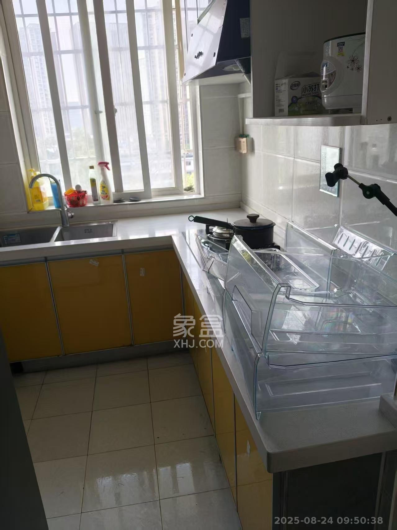 景湾小区(井湾小区) 1室1厅1卫 1000.0元/月 景湾小区(井湾小区) 1室1厅1卫 1000.0元/月室内图