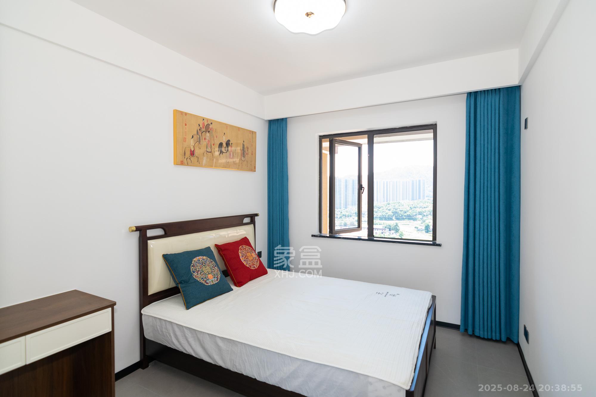 润和美郡(润和紫郡五期) 5室2厅2卫 136.8万 润和美郡(润和紫郡五期) 5室2厅2卫 136.8万卧室