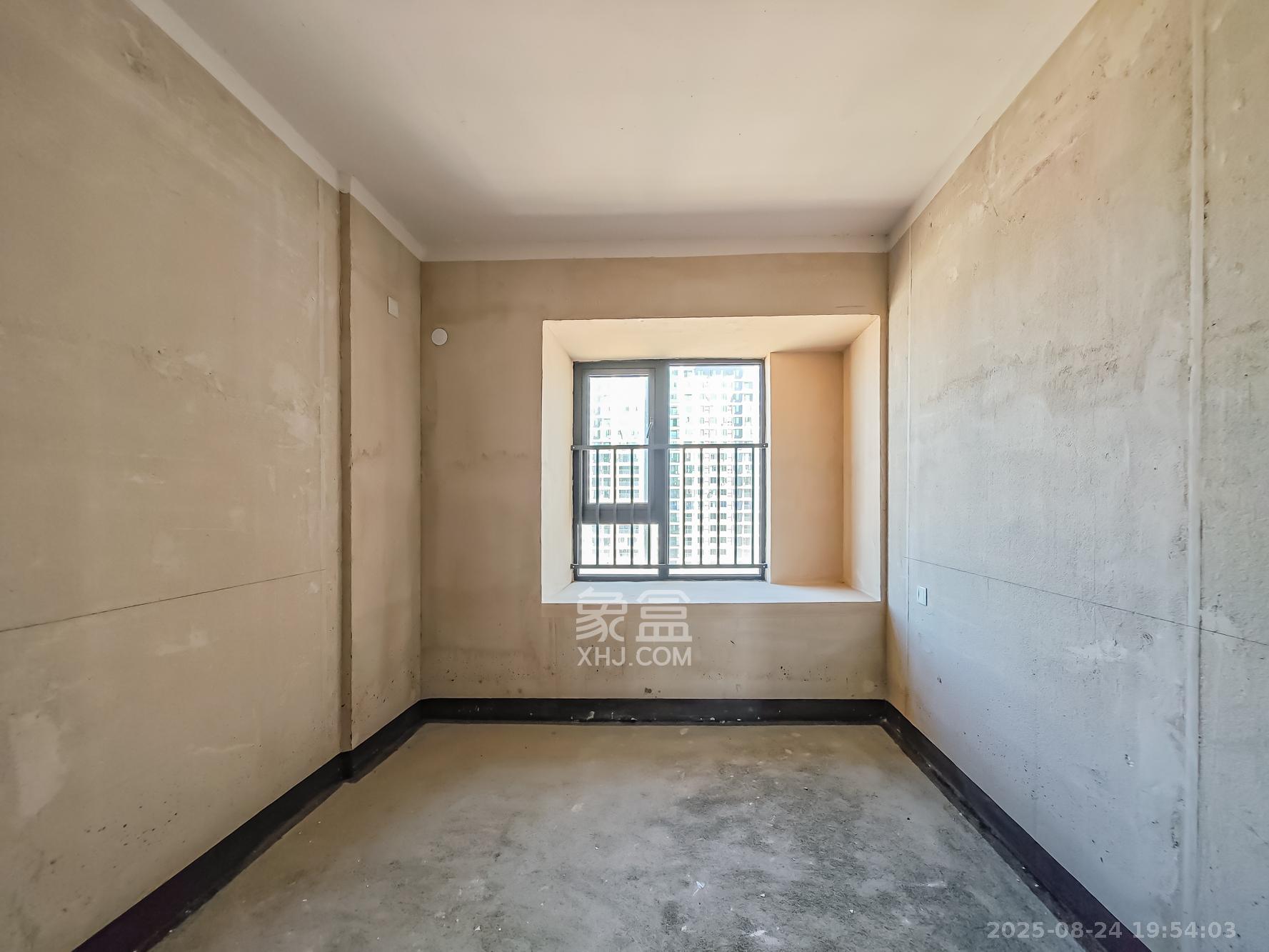 长沙融创城 3室2厅2卫 46.8万 长沙融创城 3室2厅2卫 46.8万卧室