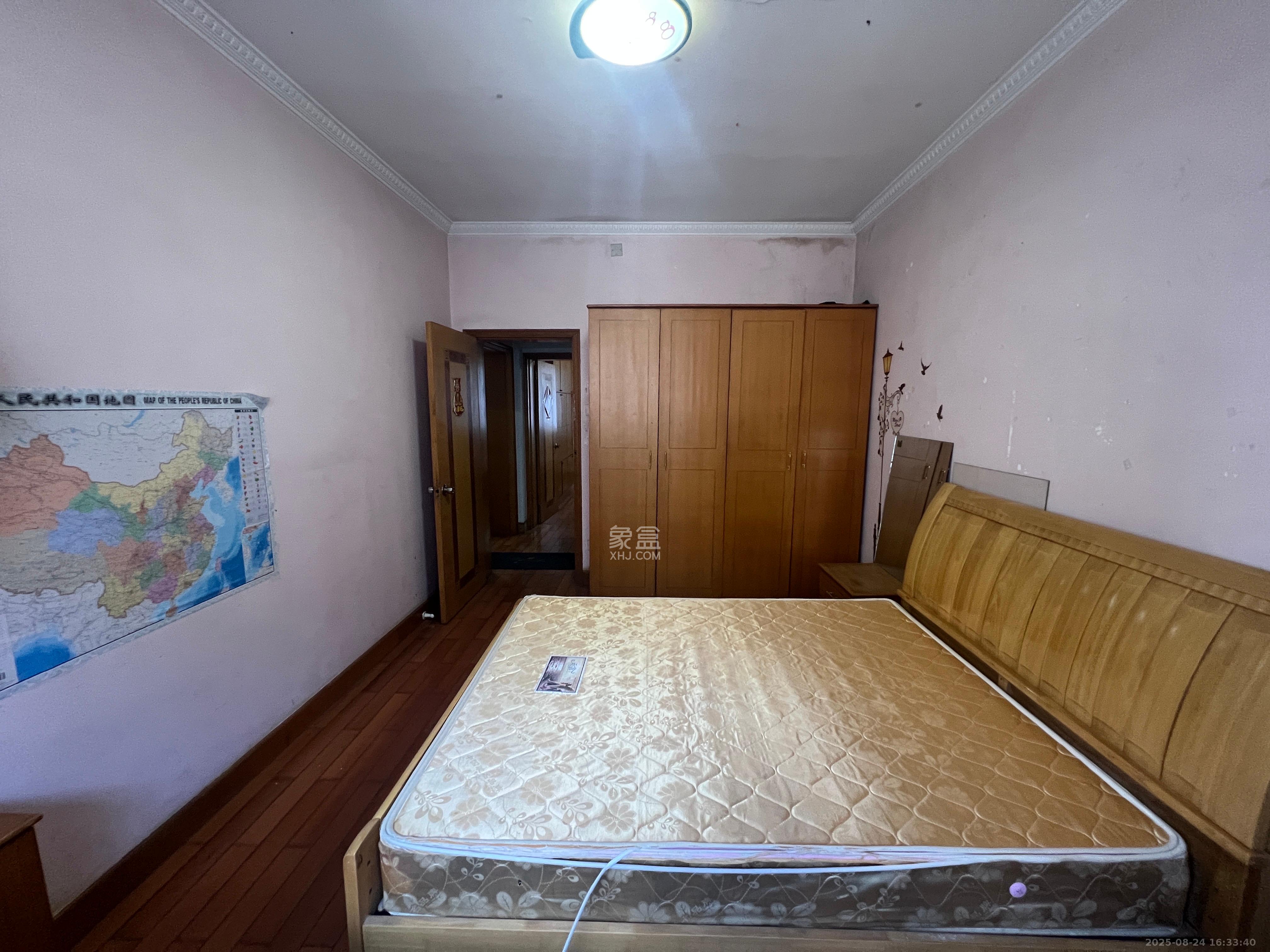 东风二村社区房 3室2厅2卫 2400.0元/月 东风二村社区房 3室2厅2卫 2400.0元/月室内图