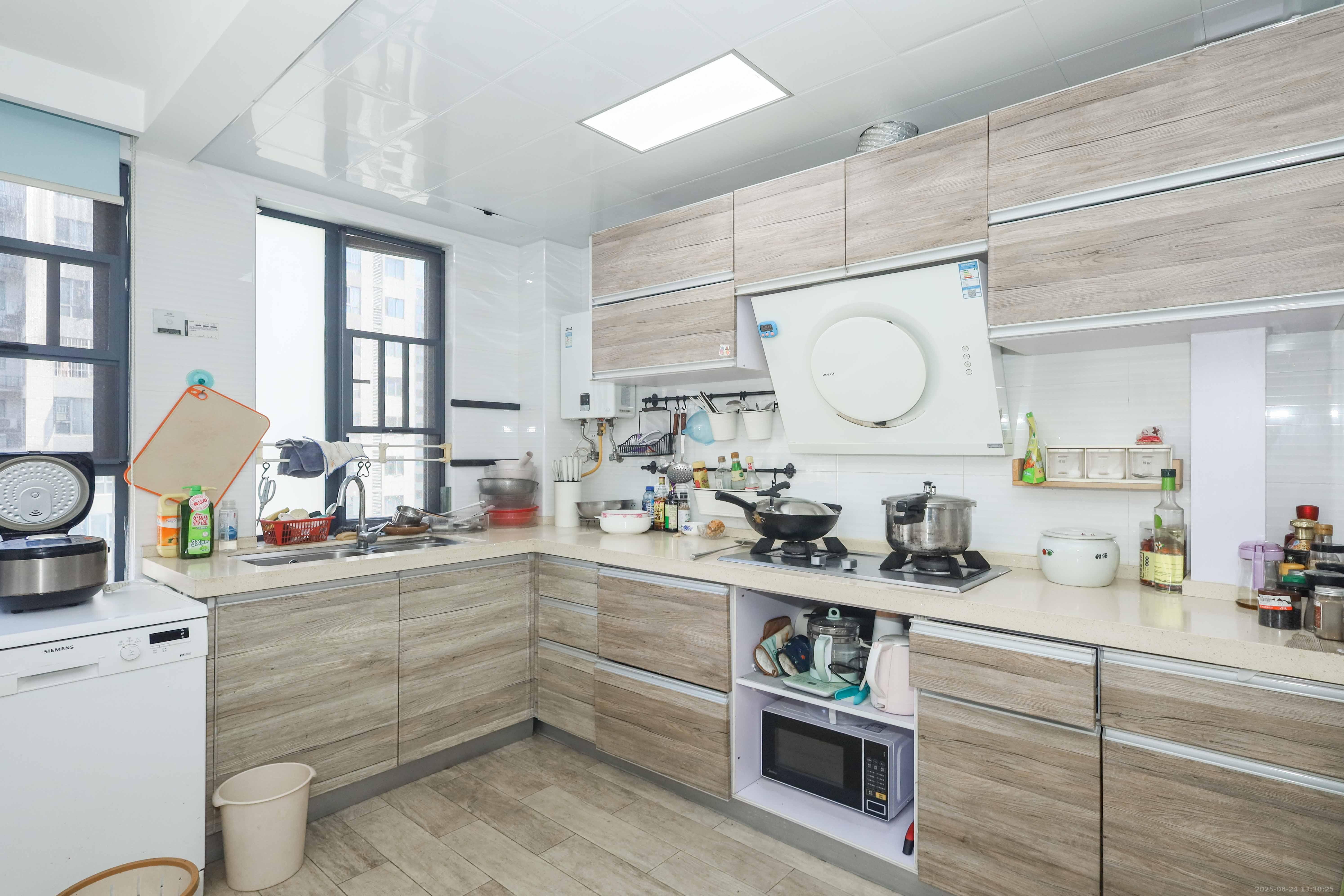 中国铁建梅溪青秀一期  3室2厅1卫    120.0万厨房