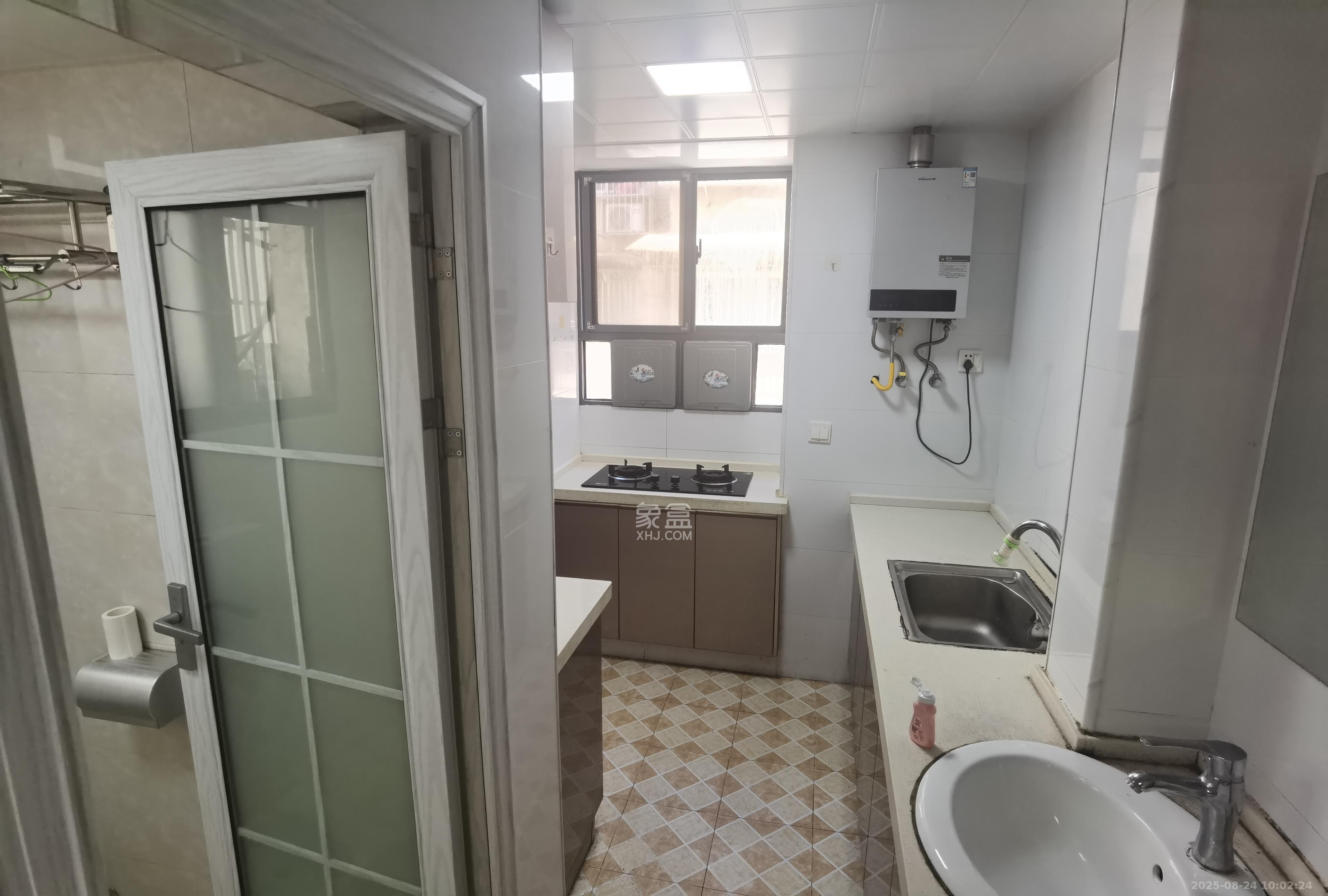 茶园坡社区(原王家冲社区)  3室1厅1卫    1800.0元/月 茶园坡社区(原王家冲社区)  3室1厅1卫    1800.0元/月室内图