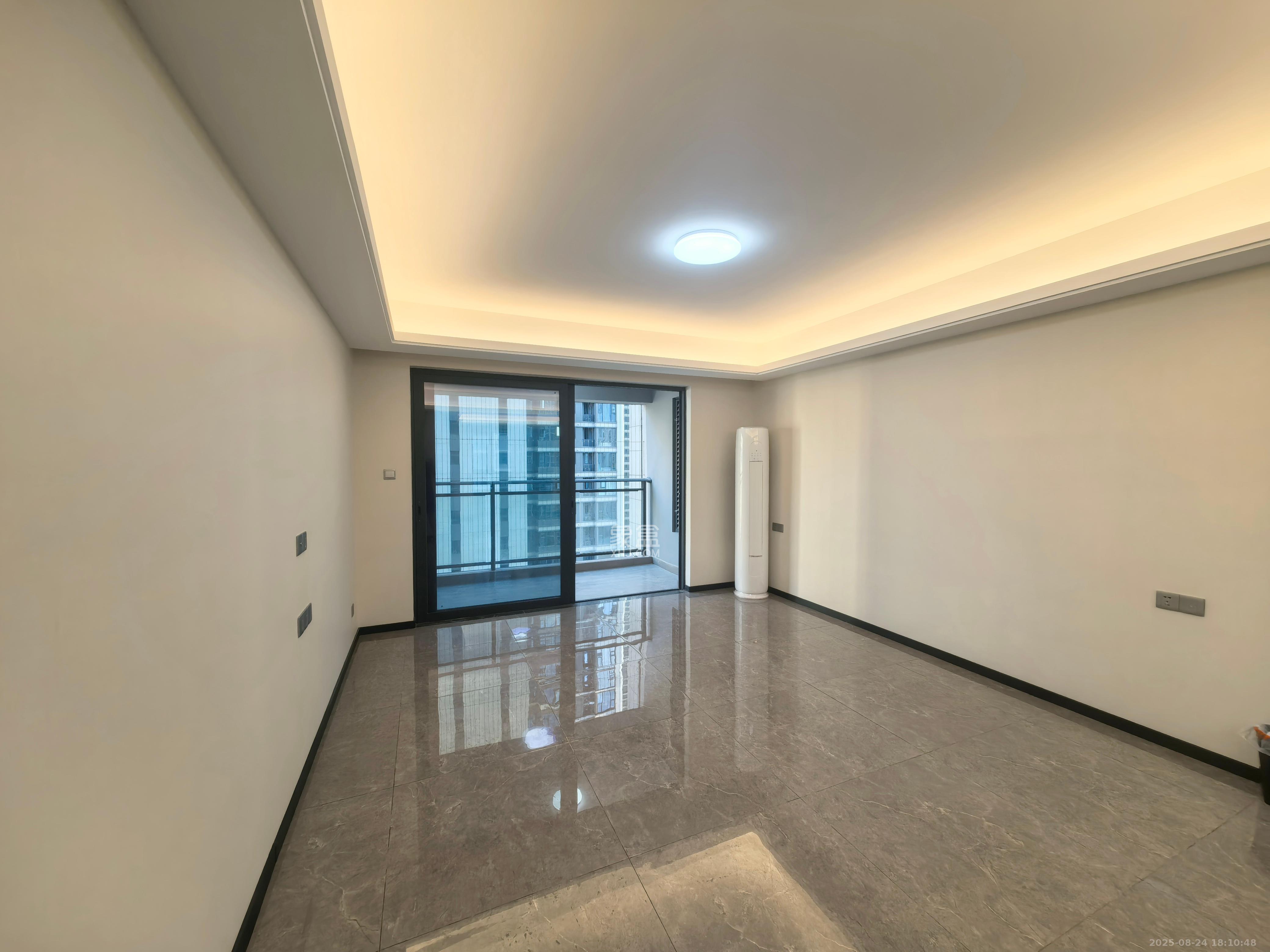 中海阅溪府 4室2厅2卫 3500.0元/月 中海阅溪府 4室2厅2卫 3500.0元/月室内图