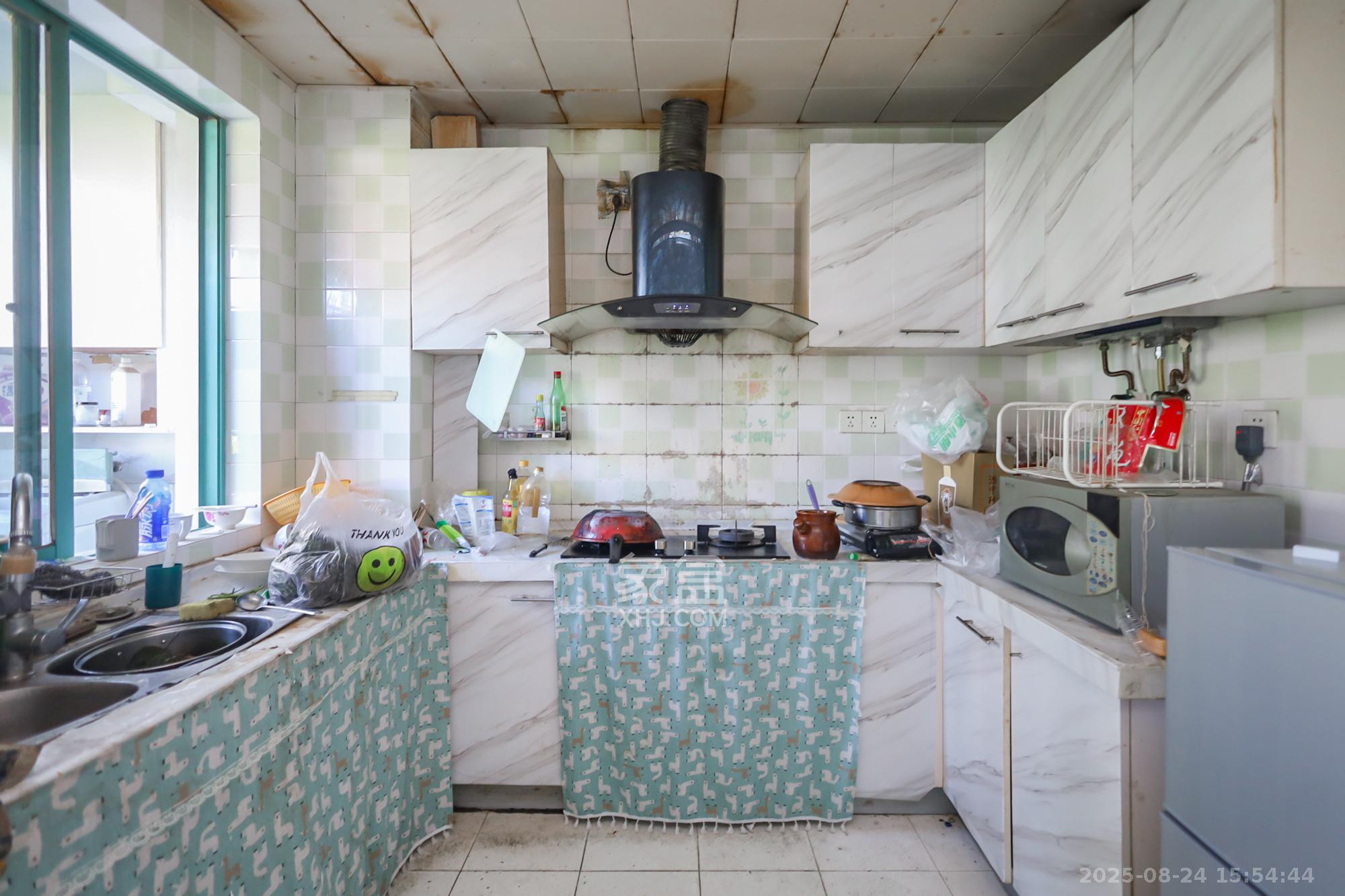 景秀江山  3室2厅2卫    110.0万 景秀江山  3室2厅2卫    110.0万厨房