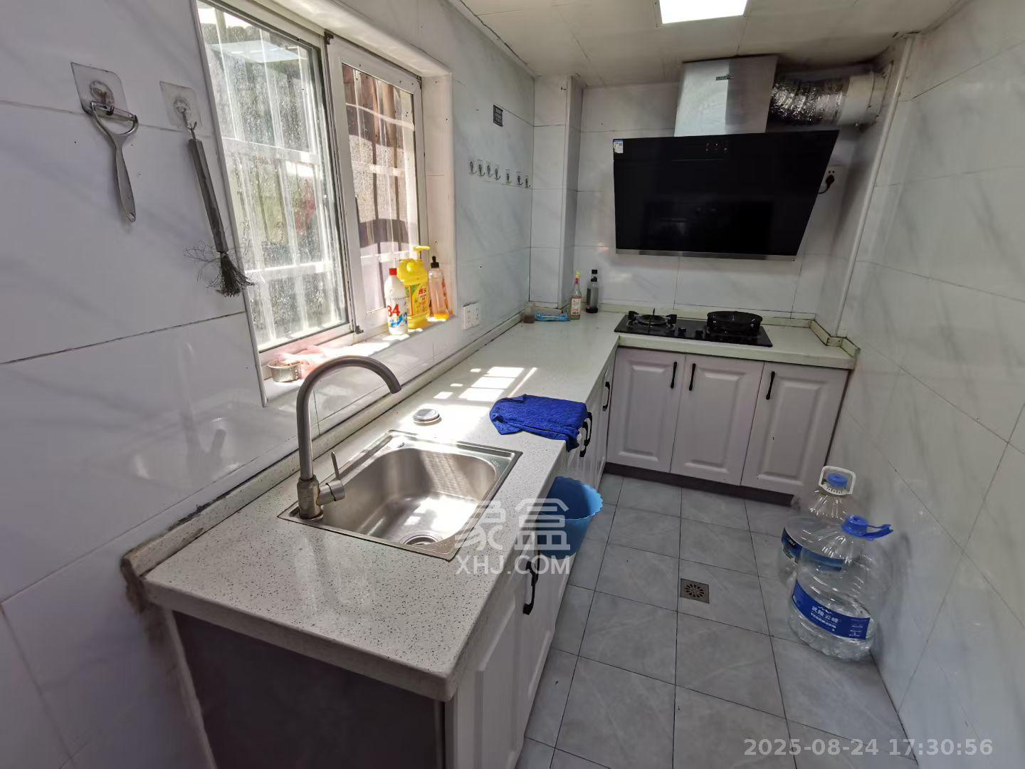 上碧湘街散盘  2室1厅1卫    1900.0元/月室内图