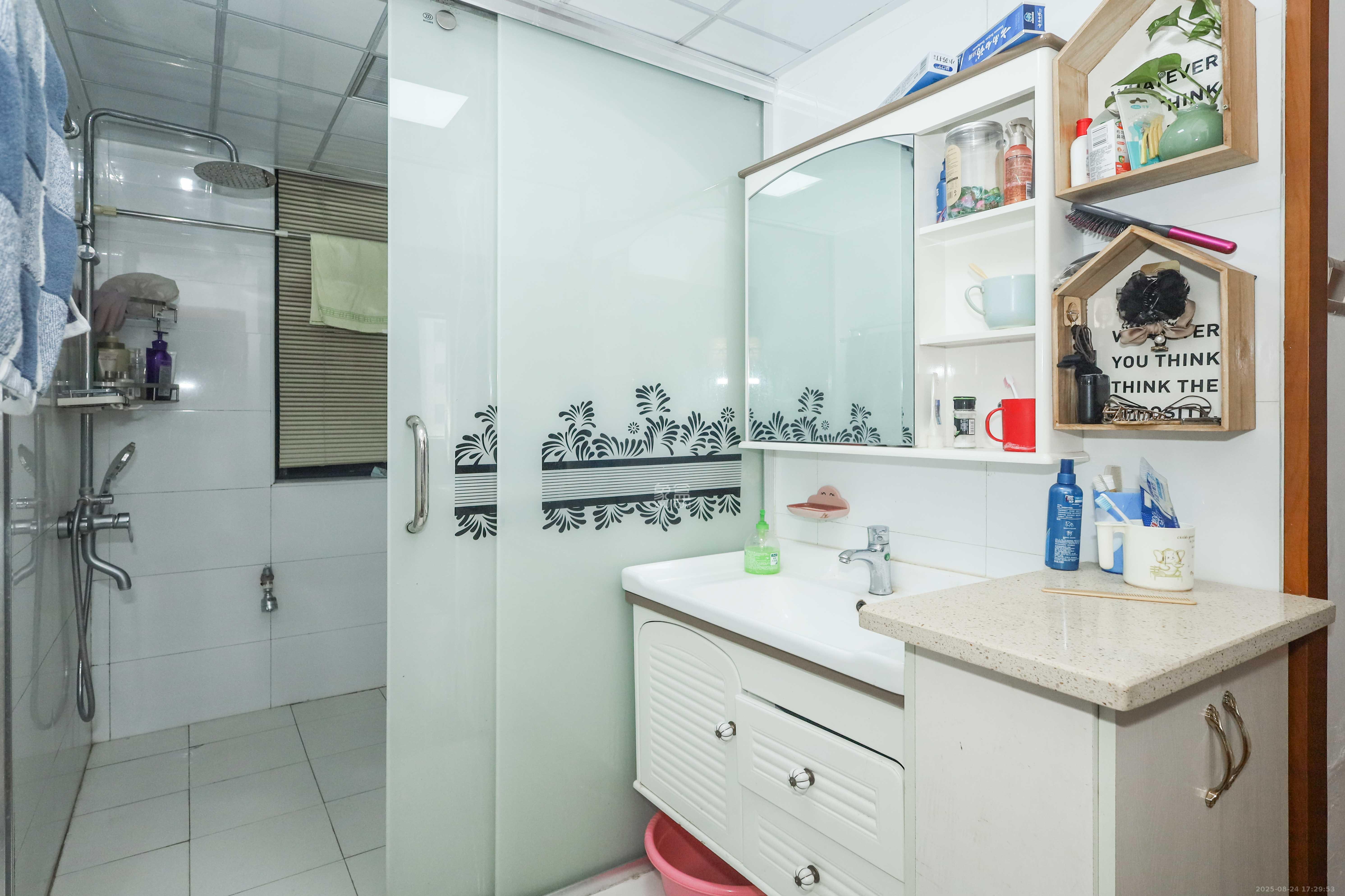 中国铁建梅溪青秀一期 3室2厅1卫 106.0万 中国铁建梅溪青秀一期 3室2厅1卫 106.0万卫生间