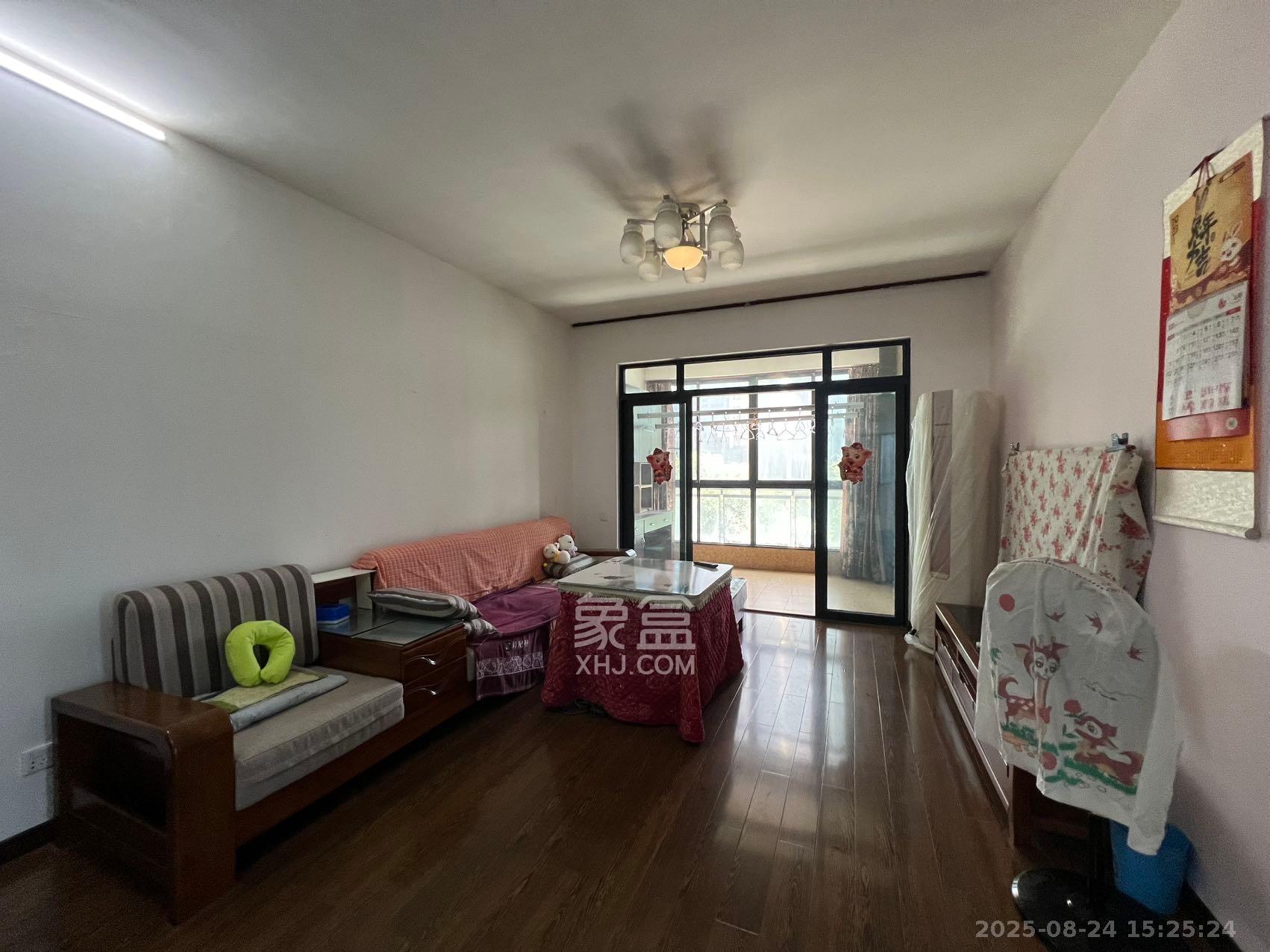 藏珑湖上国际花园  3室2厅1卫    2600.0元/月室内图