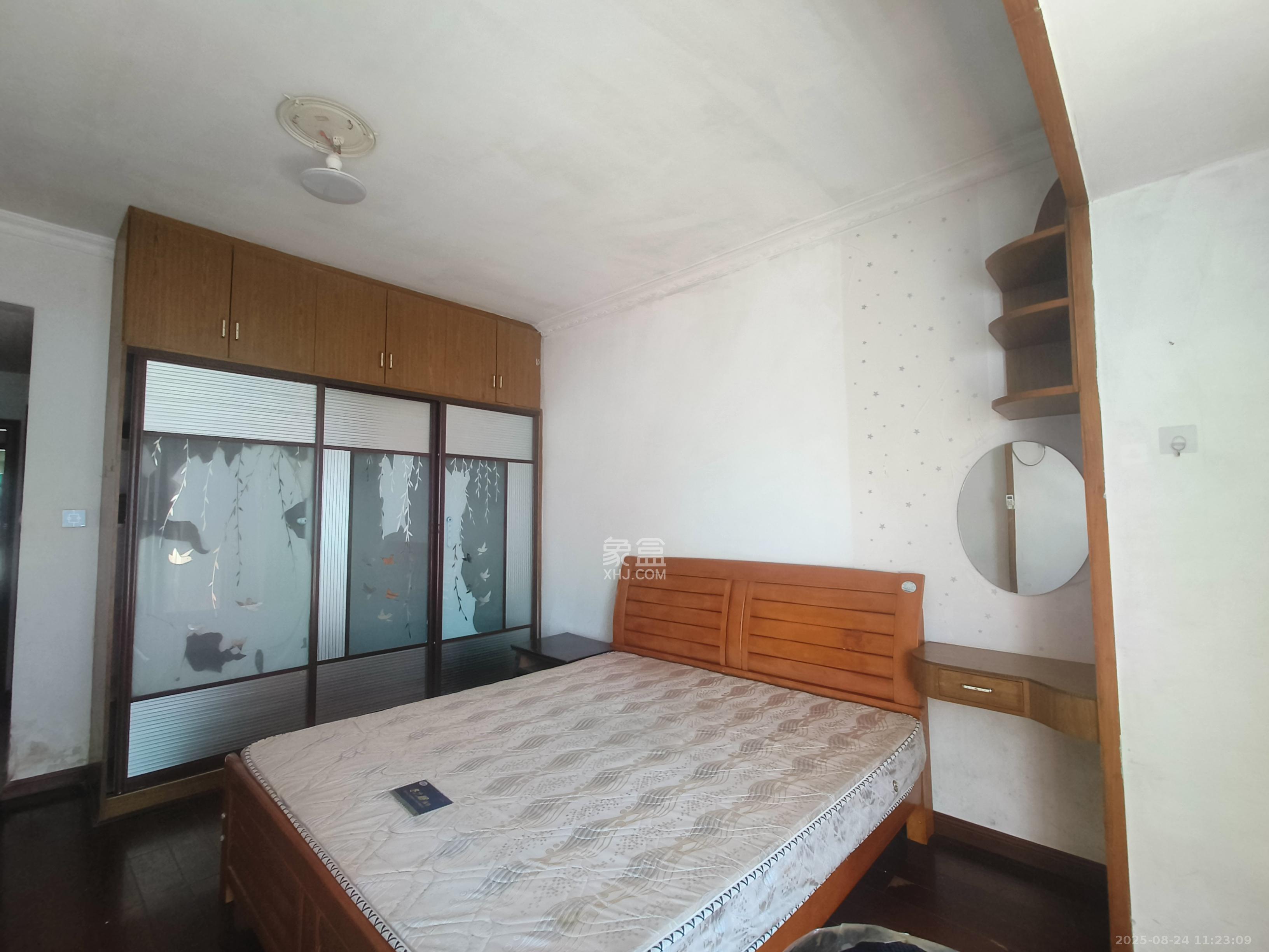 望兴景园一期  3室2厅1卫    2600.0元/月 望兴景园一期  3室2厅1卫    2600.0元/月室内图