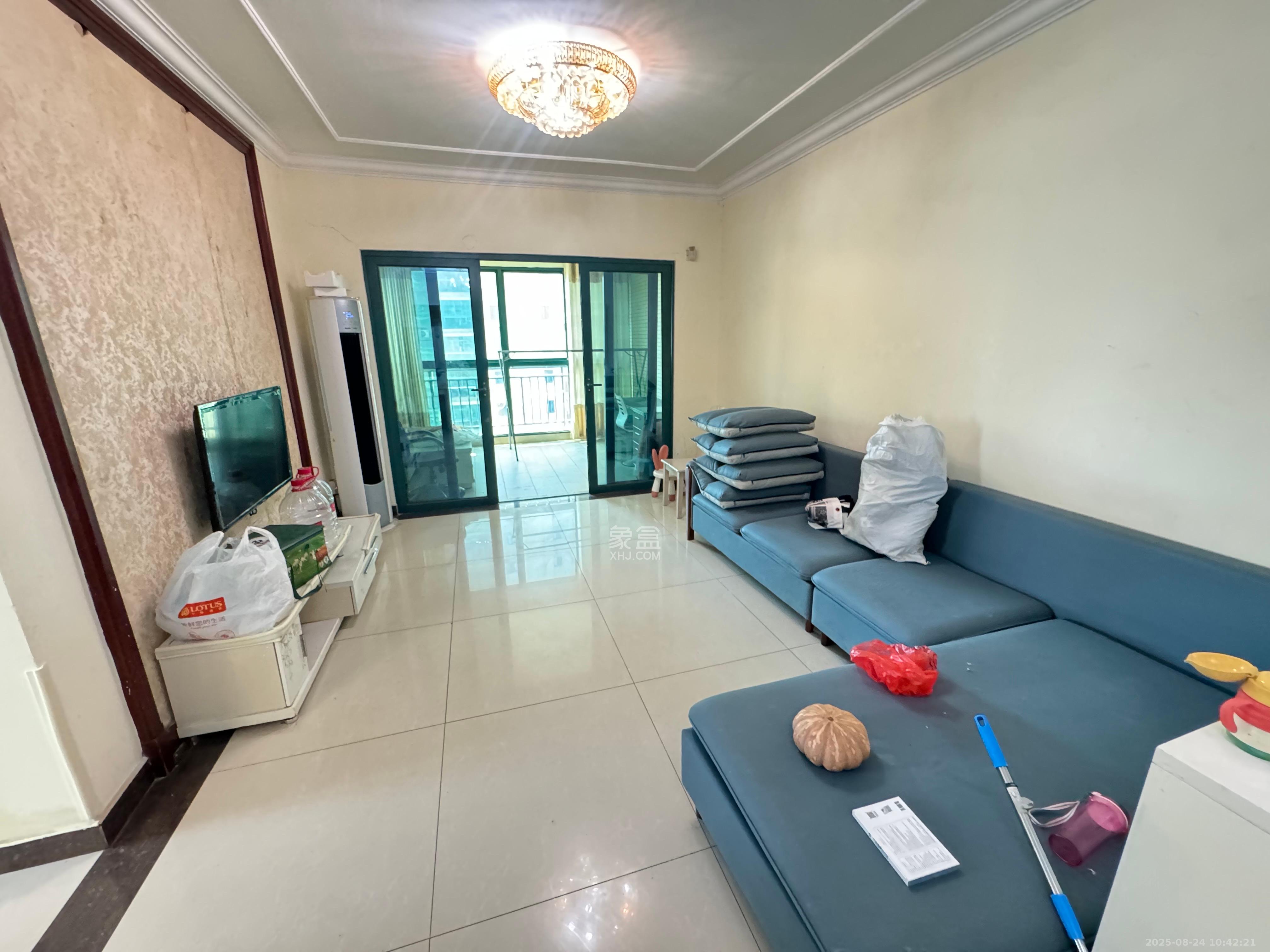 恒大华府 2室2厅1卫 2000.0元/月 恒大华府 2室2厅1卫 2000.0元/月室内图