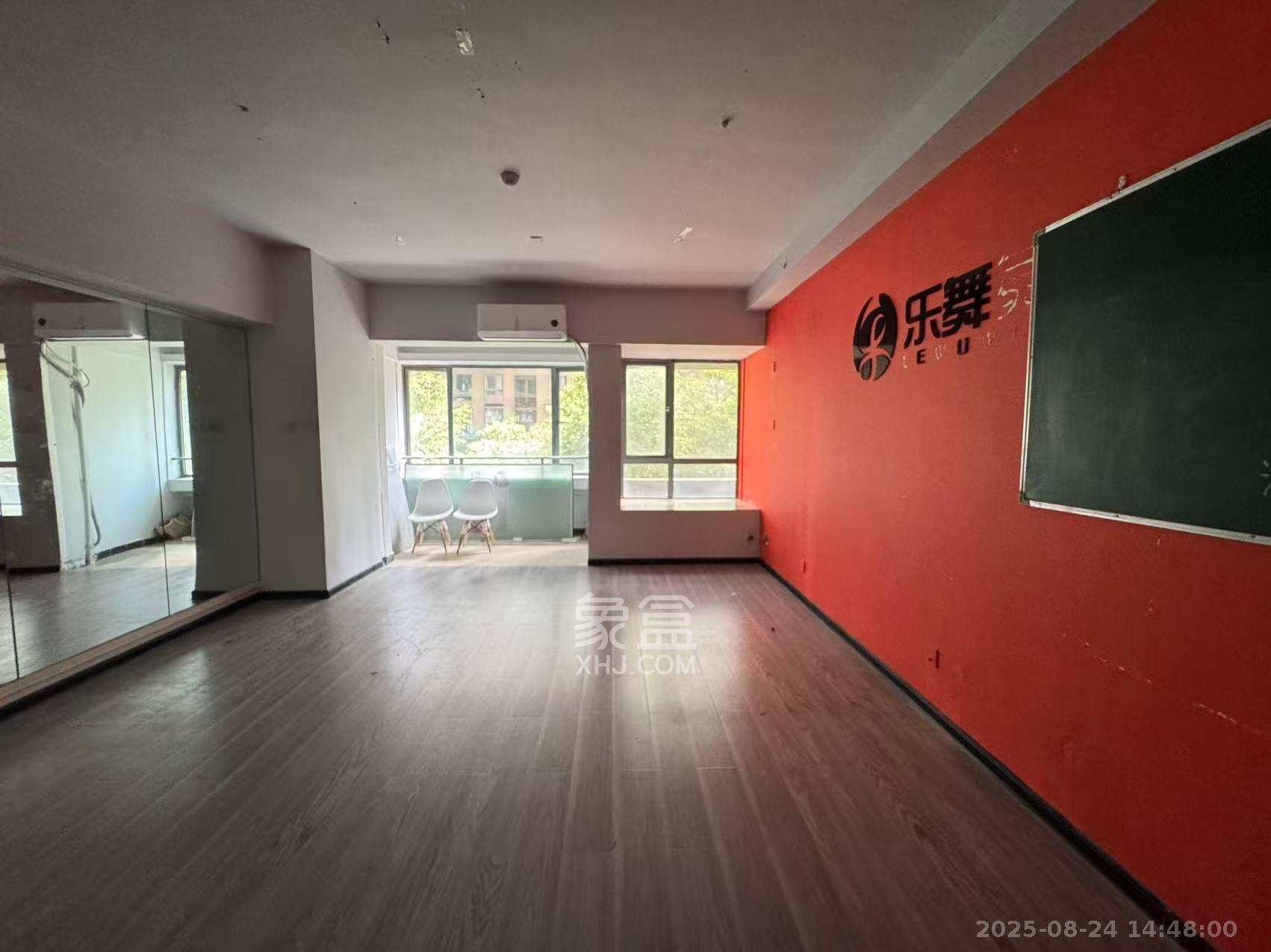 万博汇 1室1厅1卫 1800.0元/月 万博汇 1室1厅1卫 1800.0元/月室内图