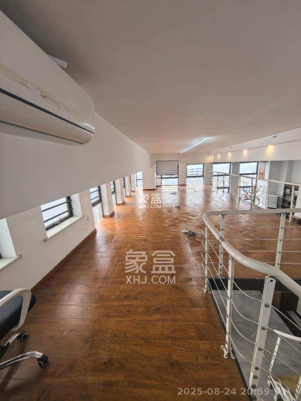 华润置地广场二期 1室1厅1卫 4700.0元/月 华润置地广场二期 1室1厅1卫 4700.0元/月室内图