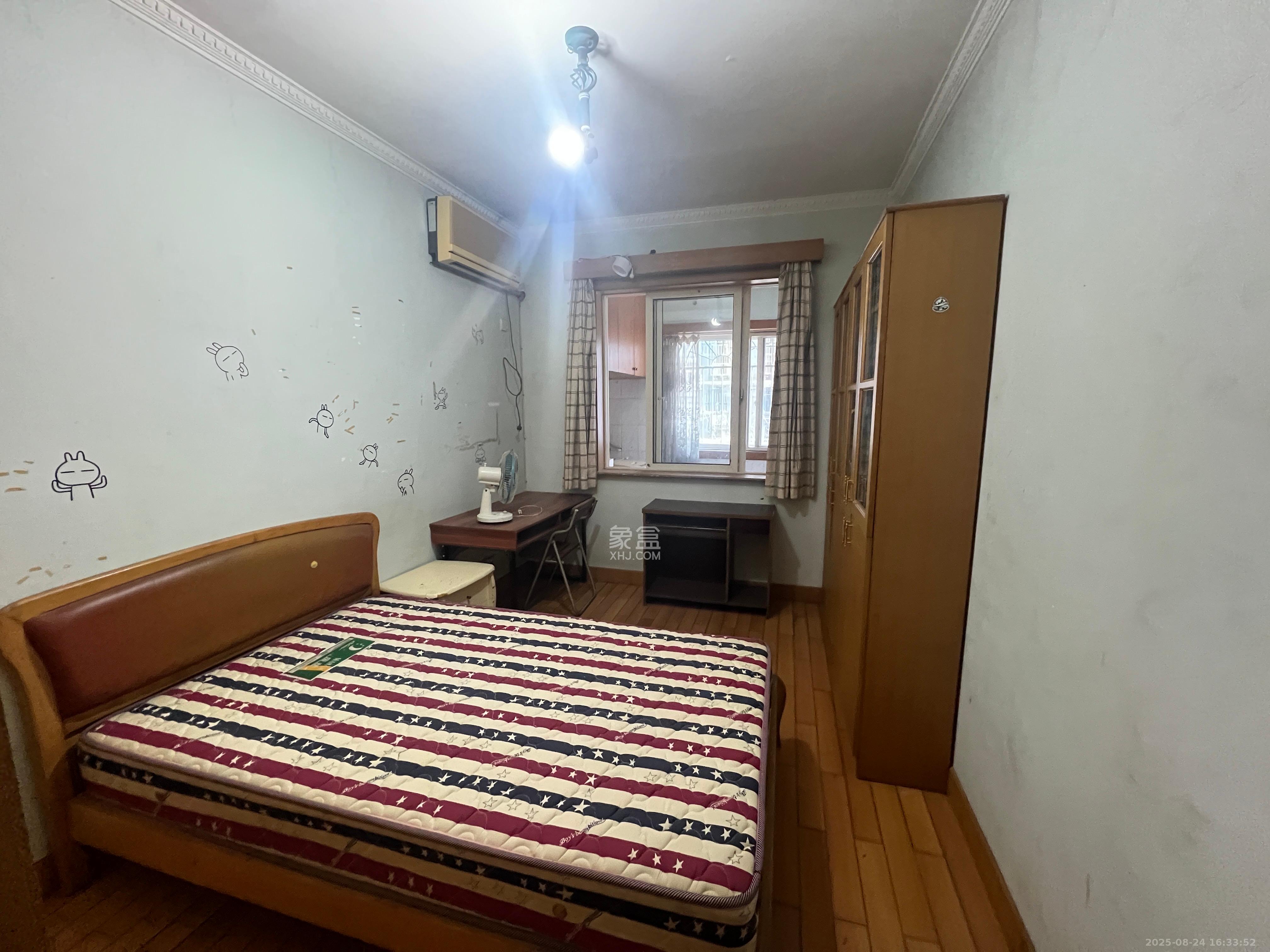 东风二村社区房 3室2厅2卫 2400.0元/月 东风二村社区房 3室2厅2卫 2400.0元/月室内图