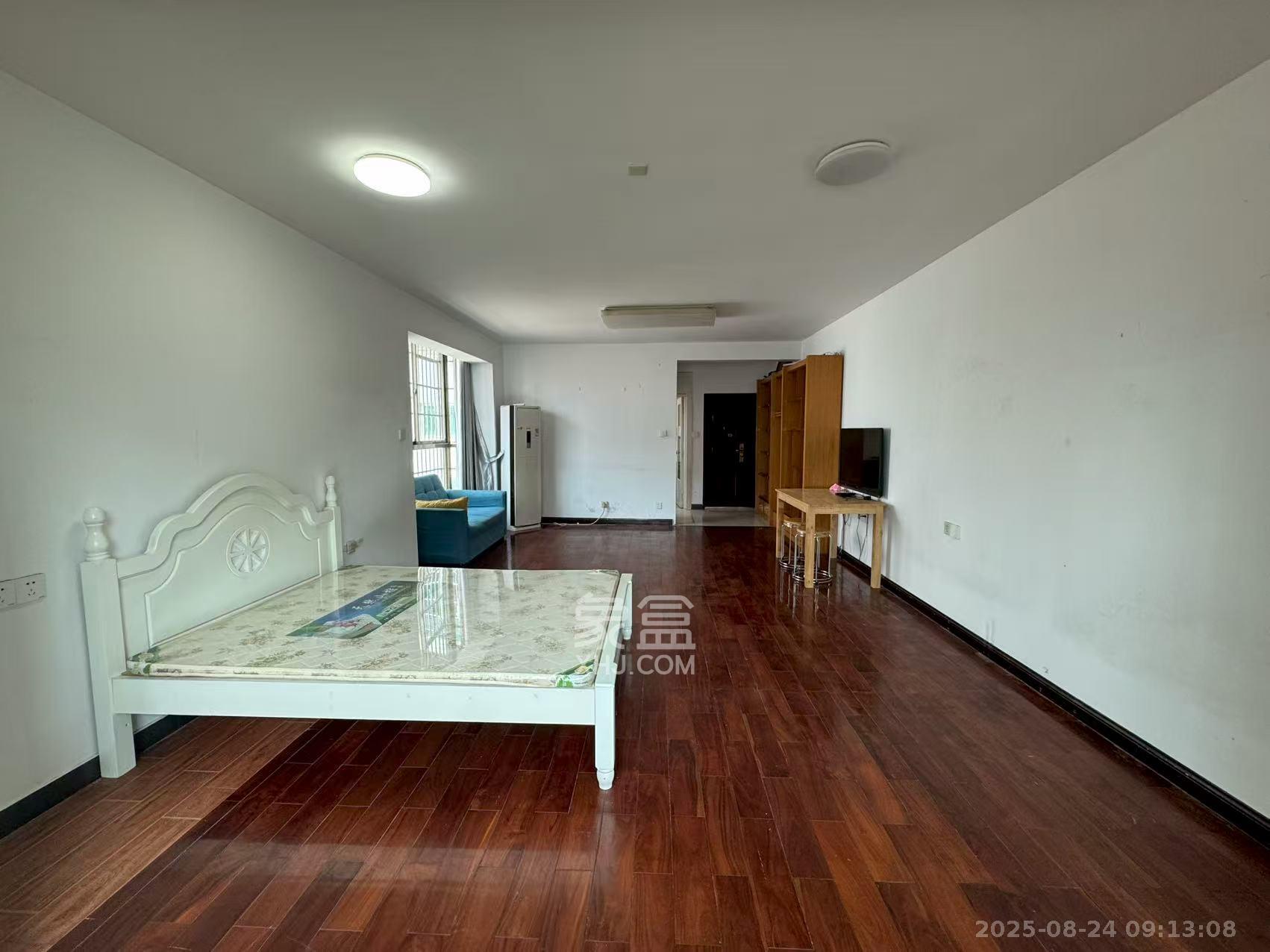 新锐湘都 1室1厅1卫 1600.0元/月 新锐湘都 1室1厅1卫 1600.0元/月室内图