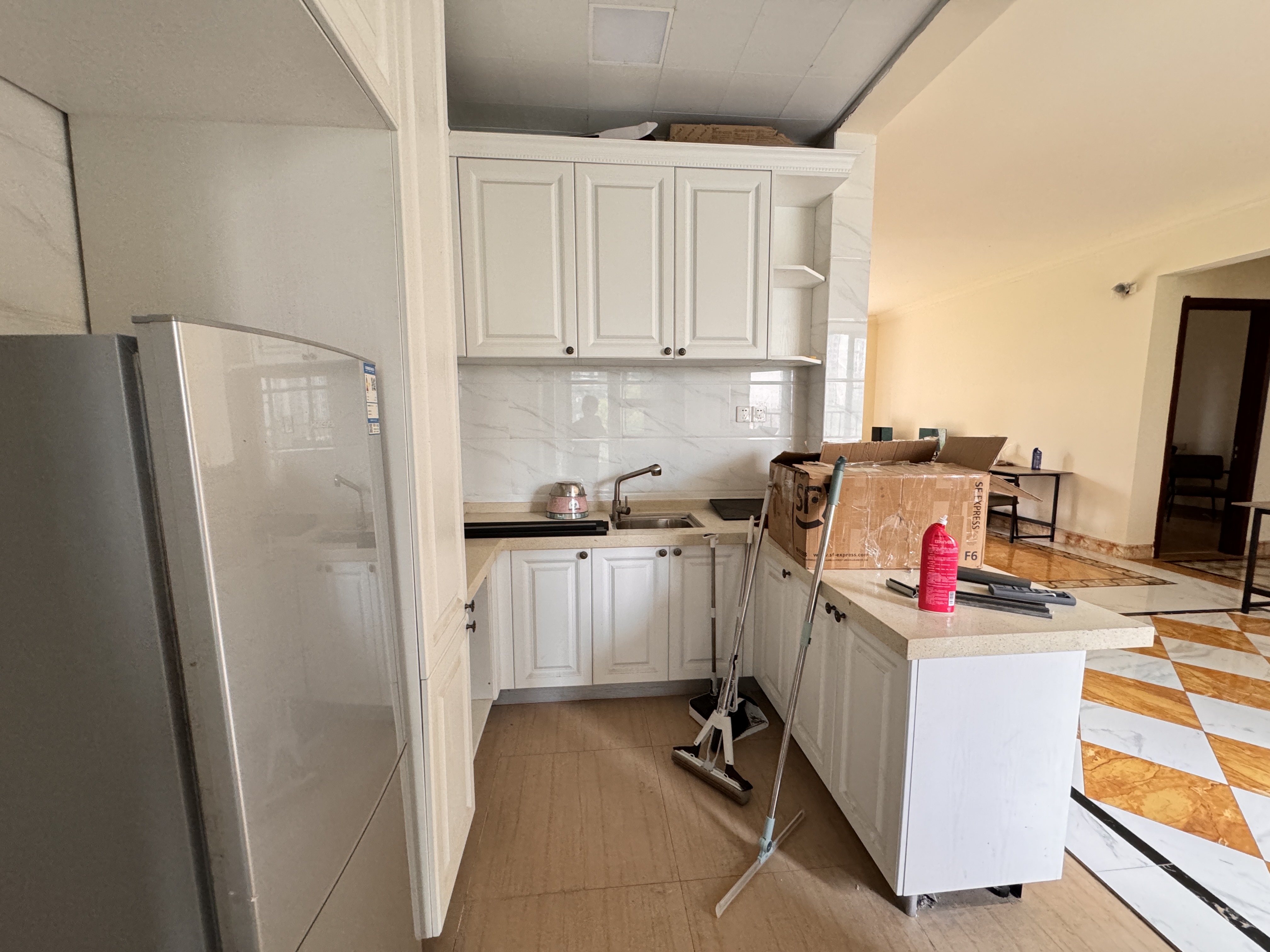 华耀碧桂园十里江湾天汇  4室2厅3卫    3000.0元/月室内图