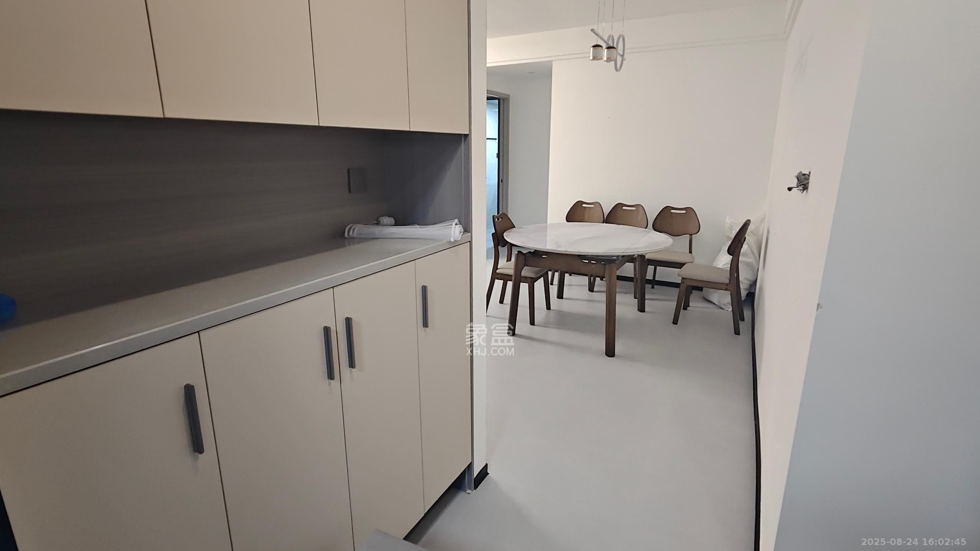 德奥悦东方  3室2厅2卫    3300.0元/月室内图