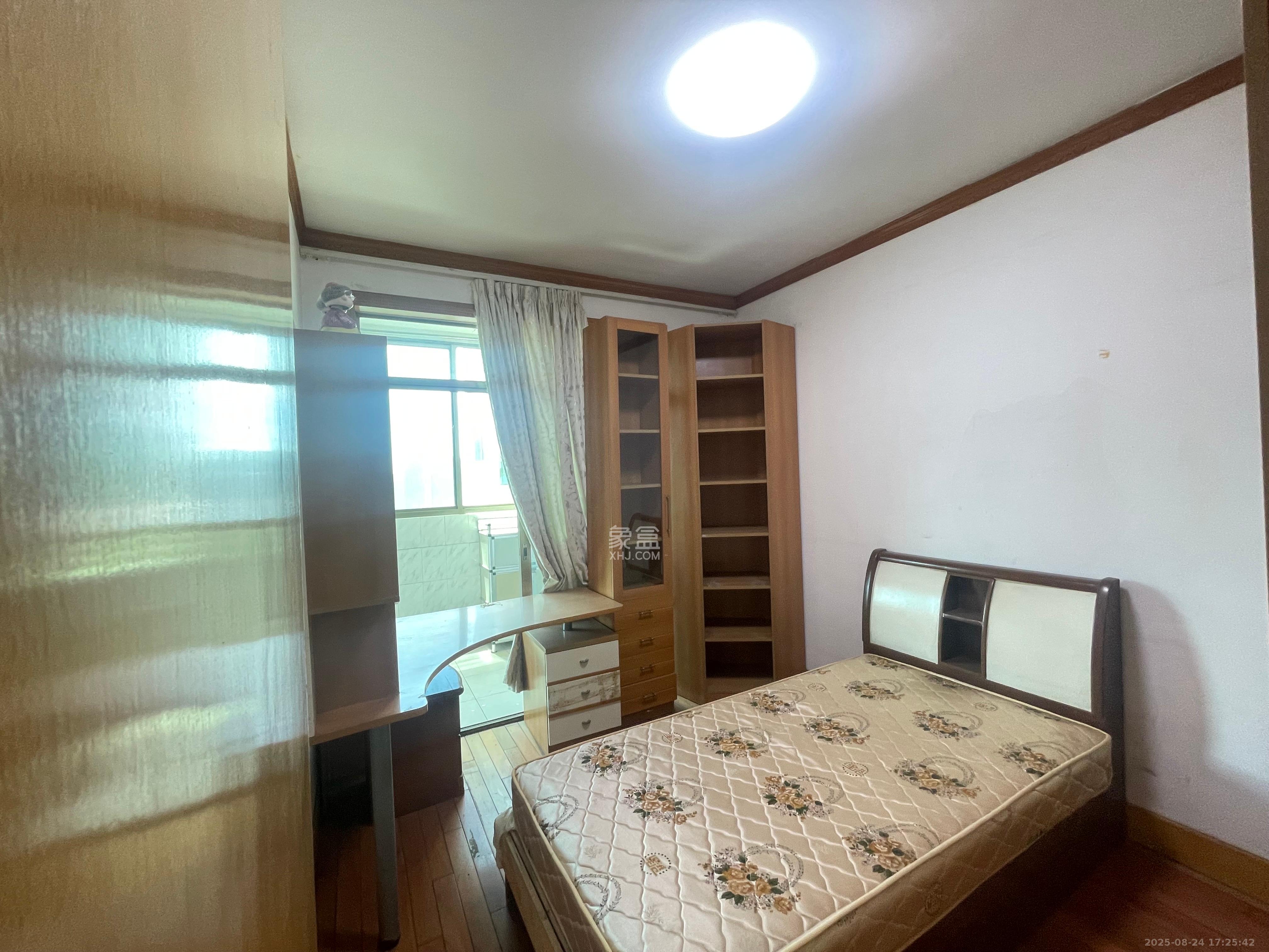 湘农桥社区 3室2厅1卫 3000.0元/月 湘农桥社区 3室2厅1卫 3000.0元/月室内图