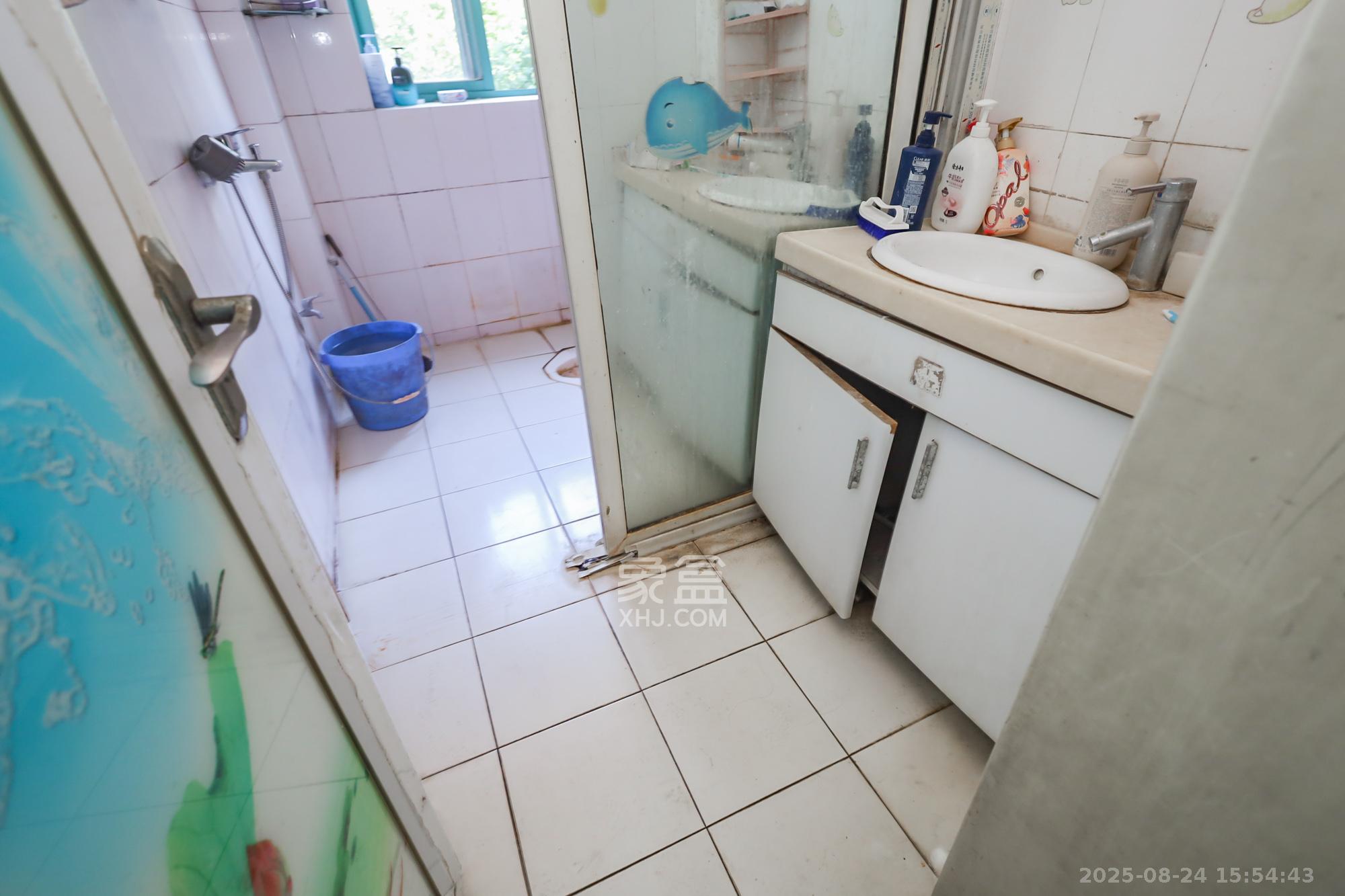 景秀江山  3室2厅2卫    110.0万 景秀江山  3室2厅2卫    110.0万卫生间