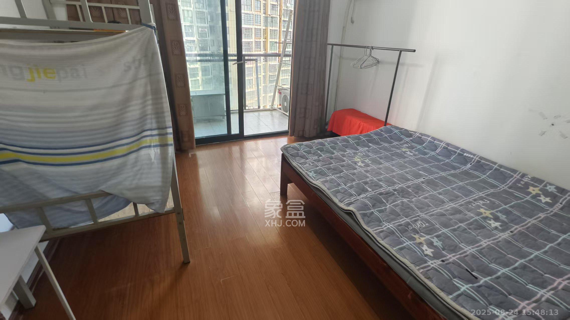 尊邸华庭 4室1厅1卫 2000.0元/月 尊邸华庭 4室1厅1卫 2000.0元/月室内图