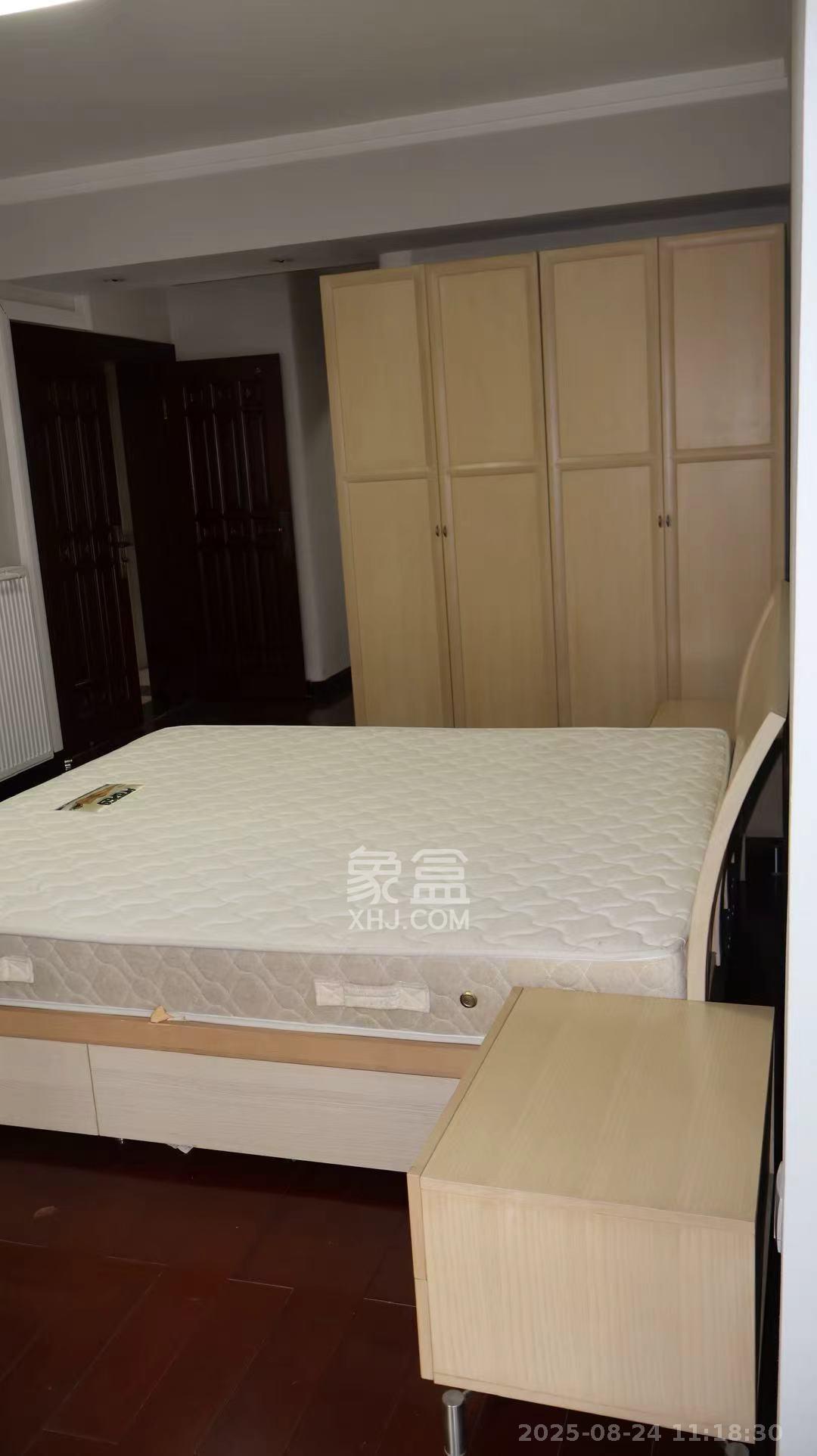 三万英尺  4室2厅2卫    5000.0元/月室内图